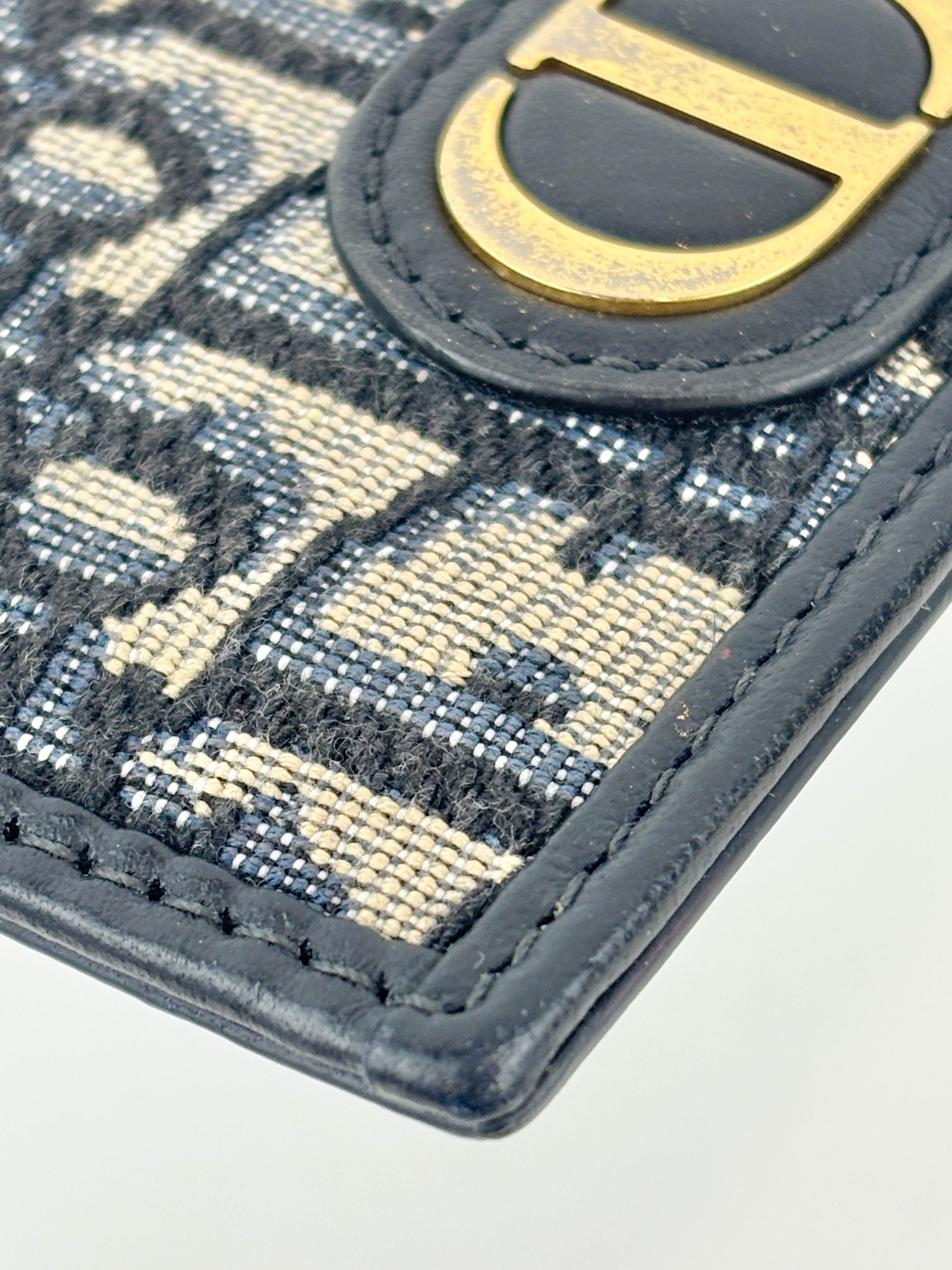 Navy Blue Oblique 30 Montaigne Freesia Card Holder
