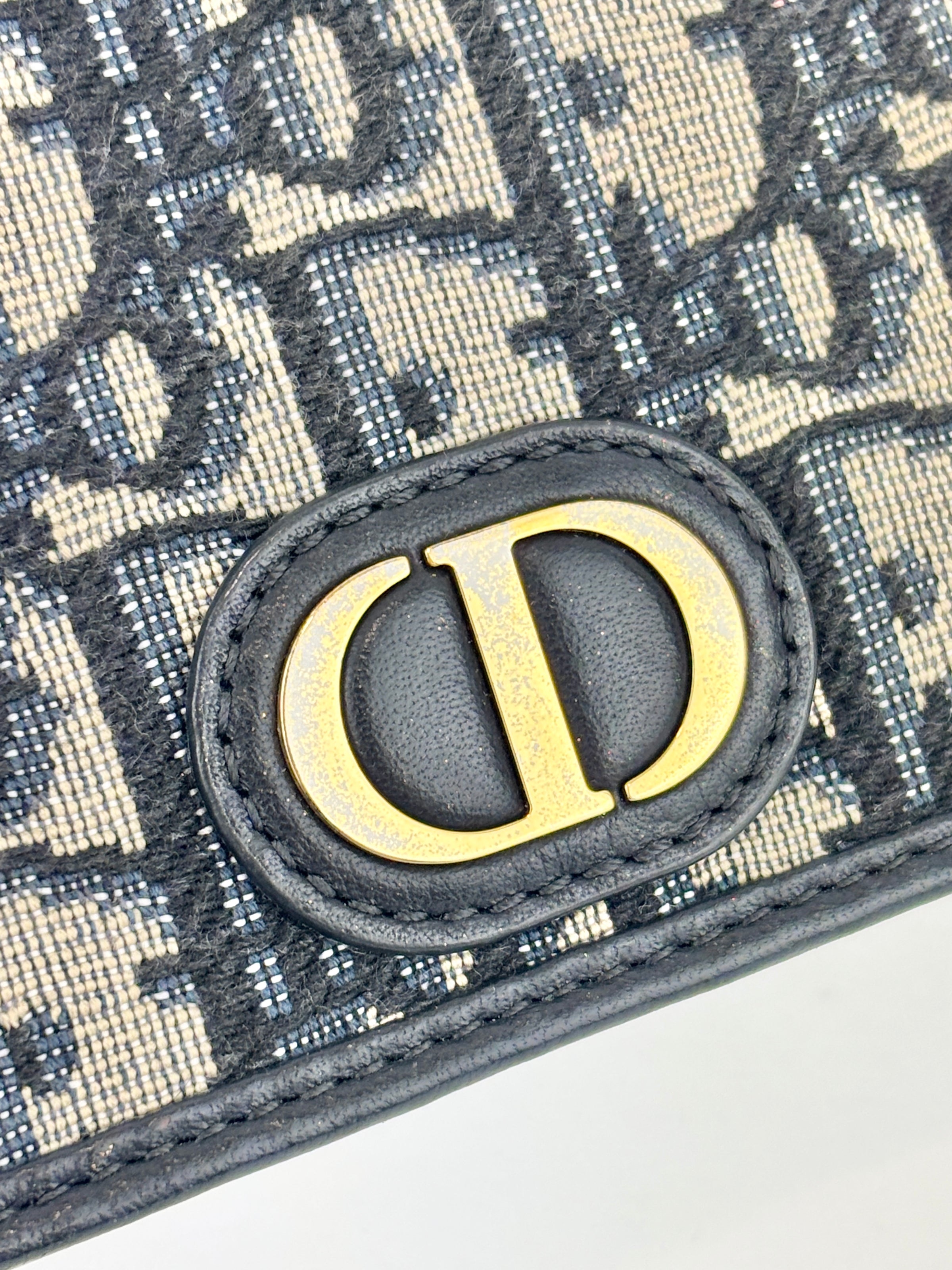 Navy Blue Oblique 30 Montaigne Freesia Card Holder