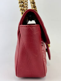 Small GG Marmont Matelasse Leather Crossbody Bag in Red