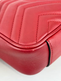 Small GG Marmont Matelasse Leather Crossbody Bag in Red