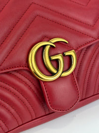 Small GG Marmont Matelasse Leather Crossbody Bag in Red