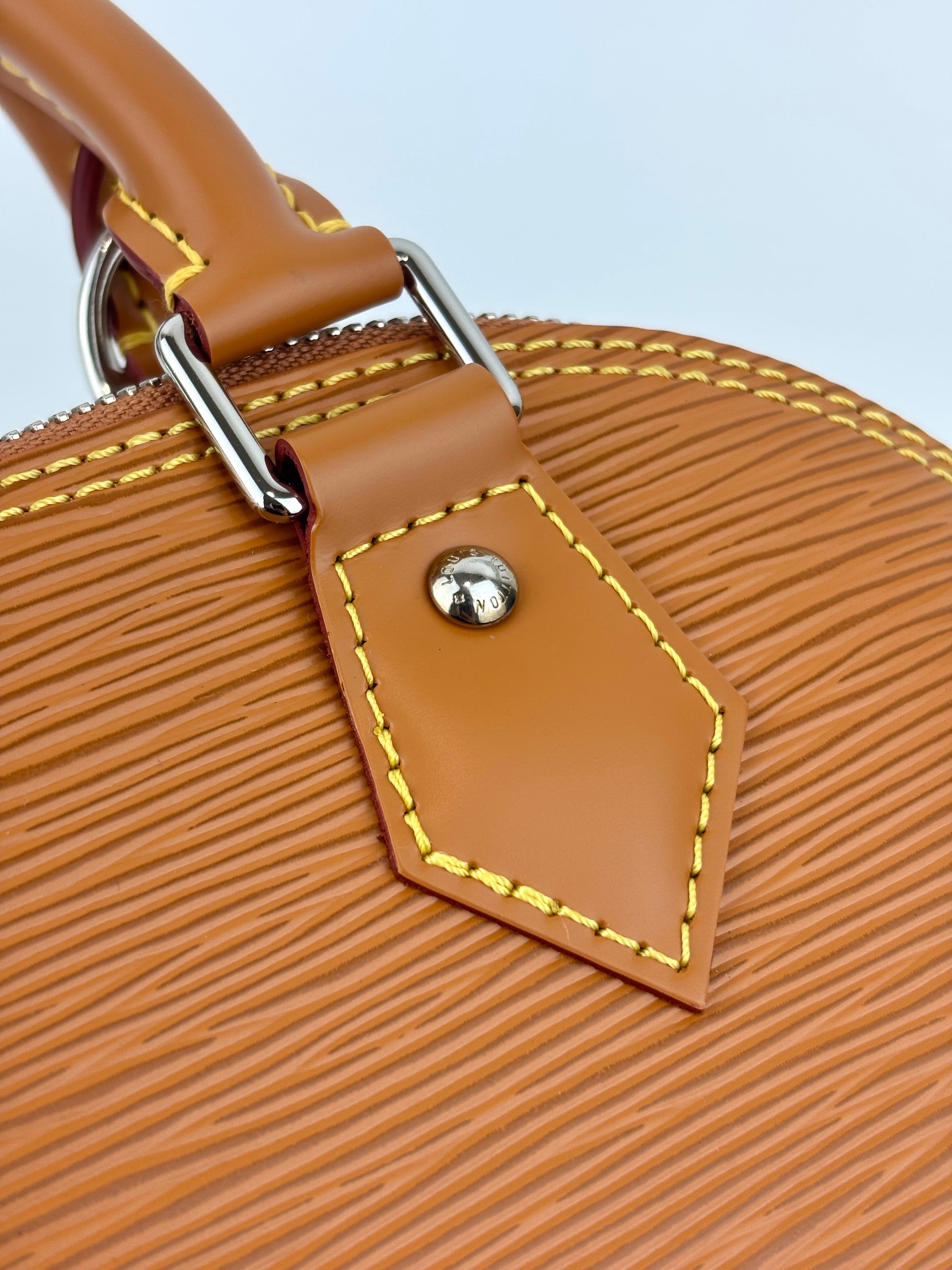 M57540 Alma BB Gold Miel SHW with Jacquard Strap