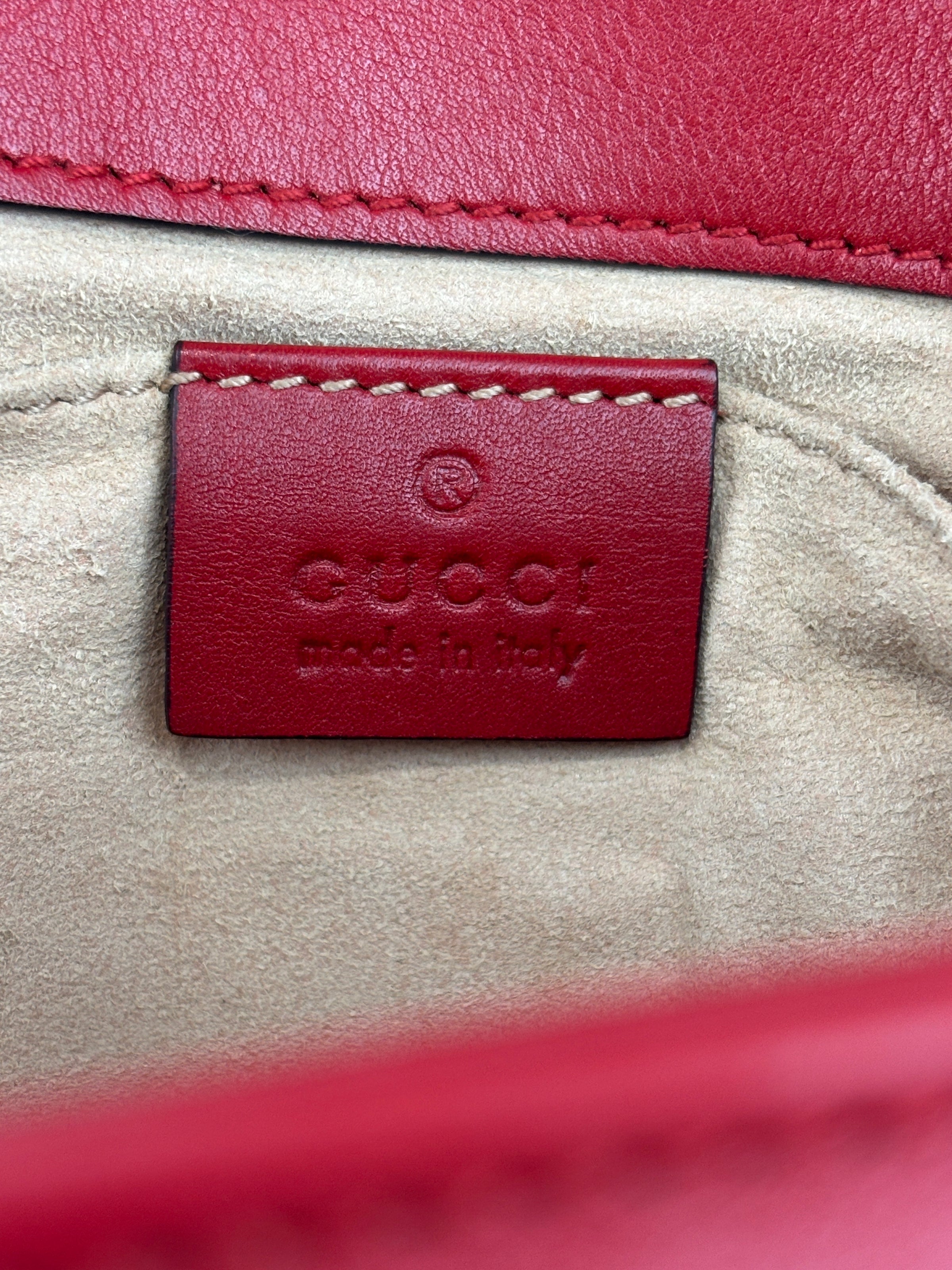 Small GG Marmont Matelasse Leather Crossbody Bag in Red