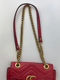 Small GG Marmont Matelasse Leather Crossbody Bag in Red