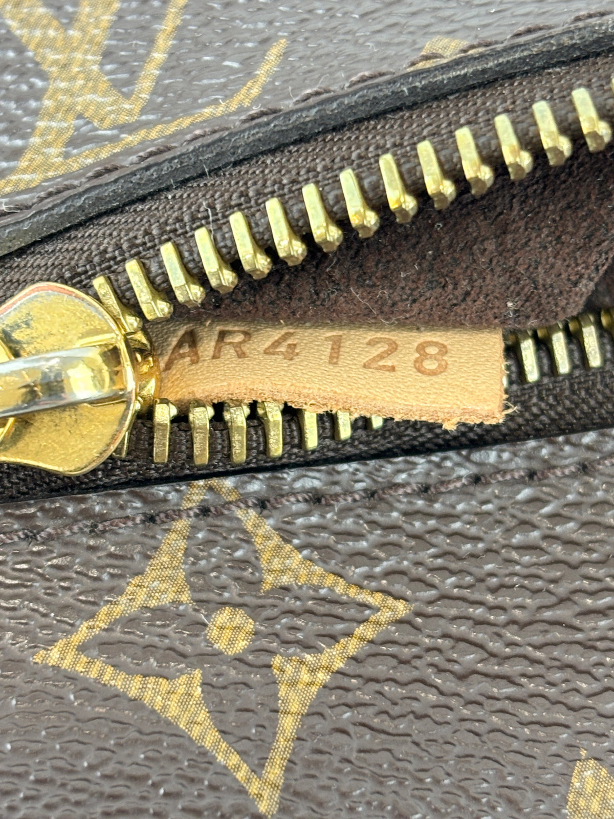 M40780 Pochette Metis Monogram Canvas
