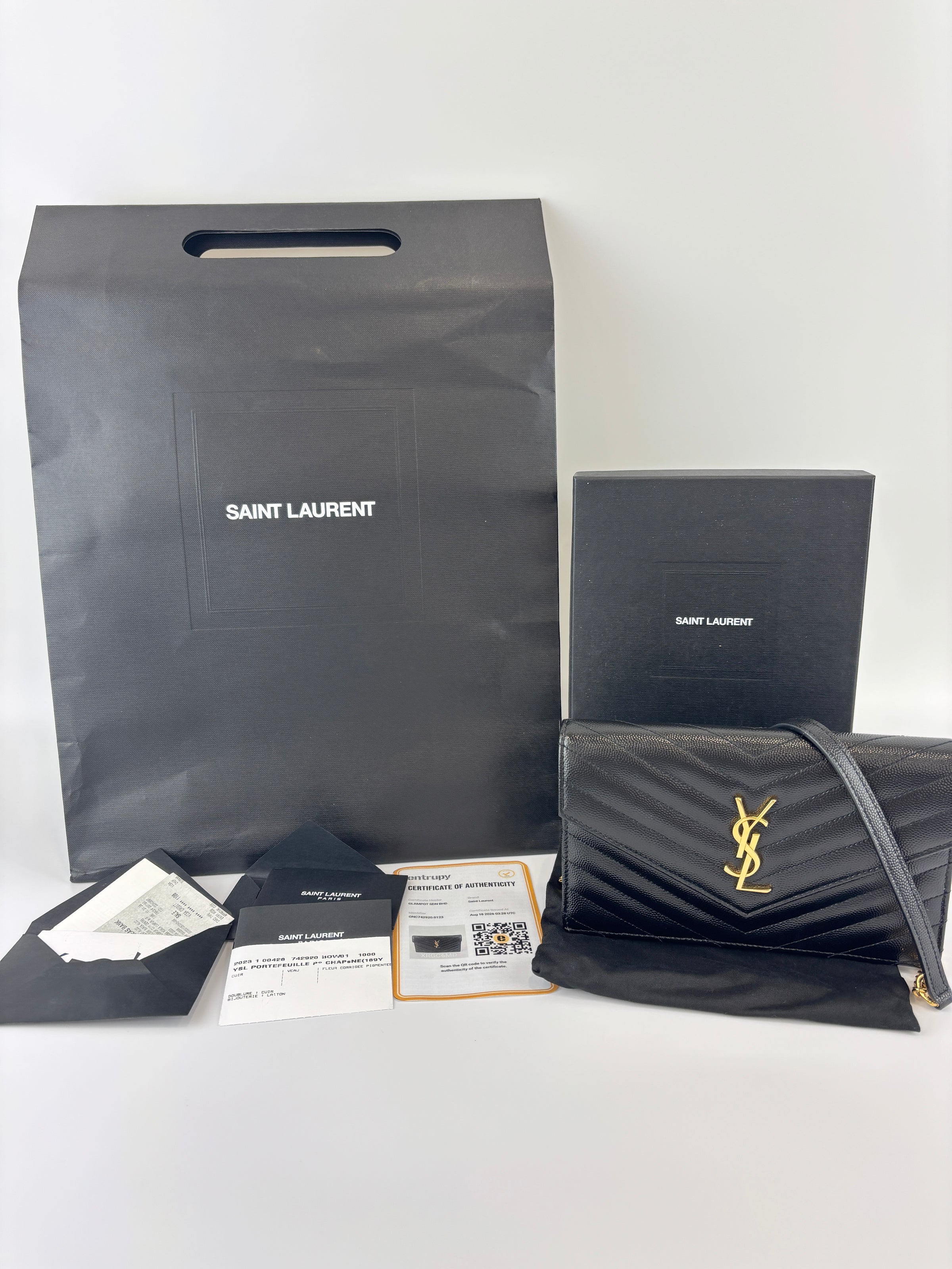 Envelope Chain Wallet in Black Grain de Poudre Embossed Leather