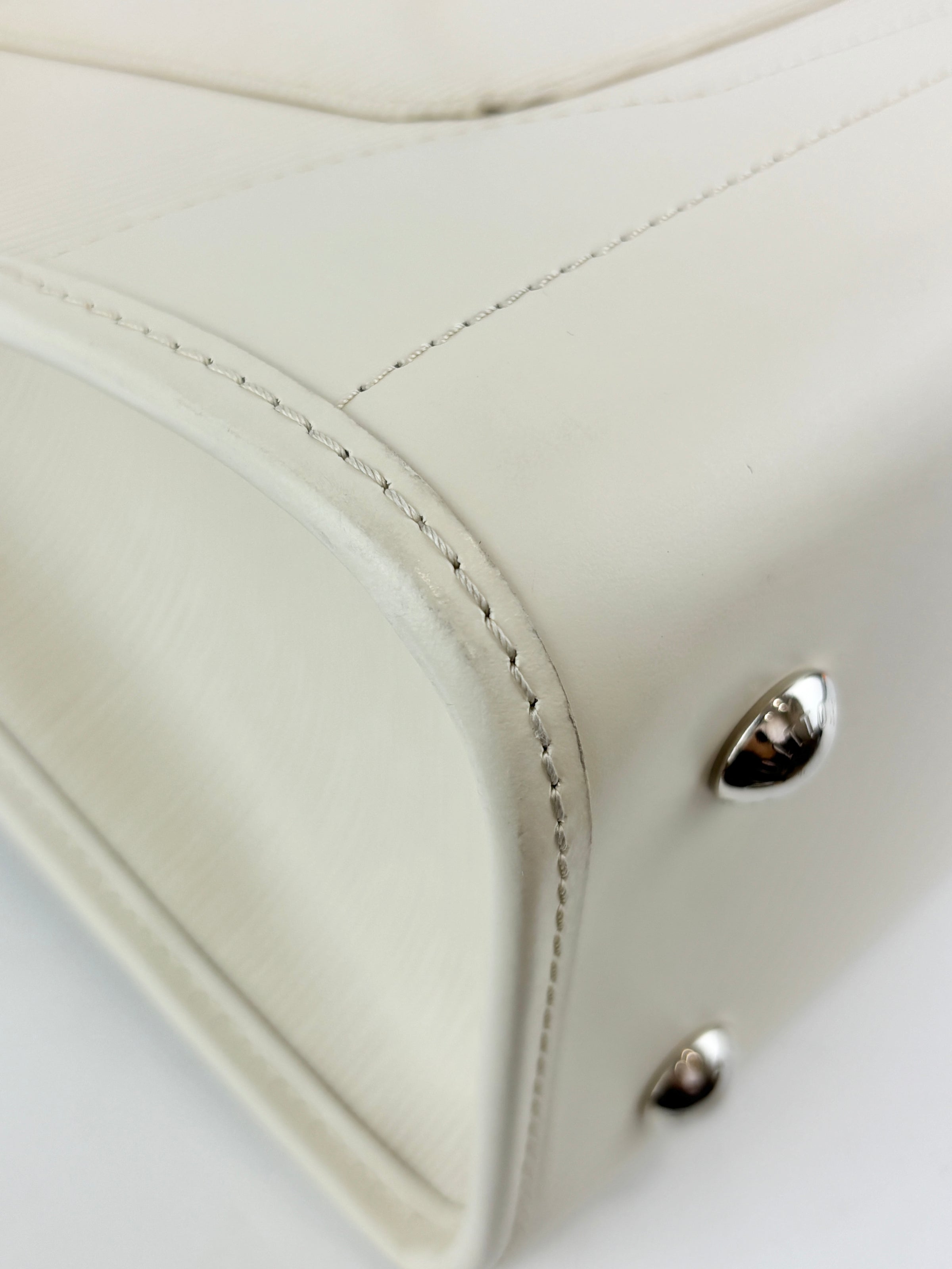 Madeleine GM White Epi