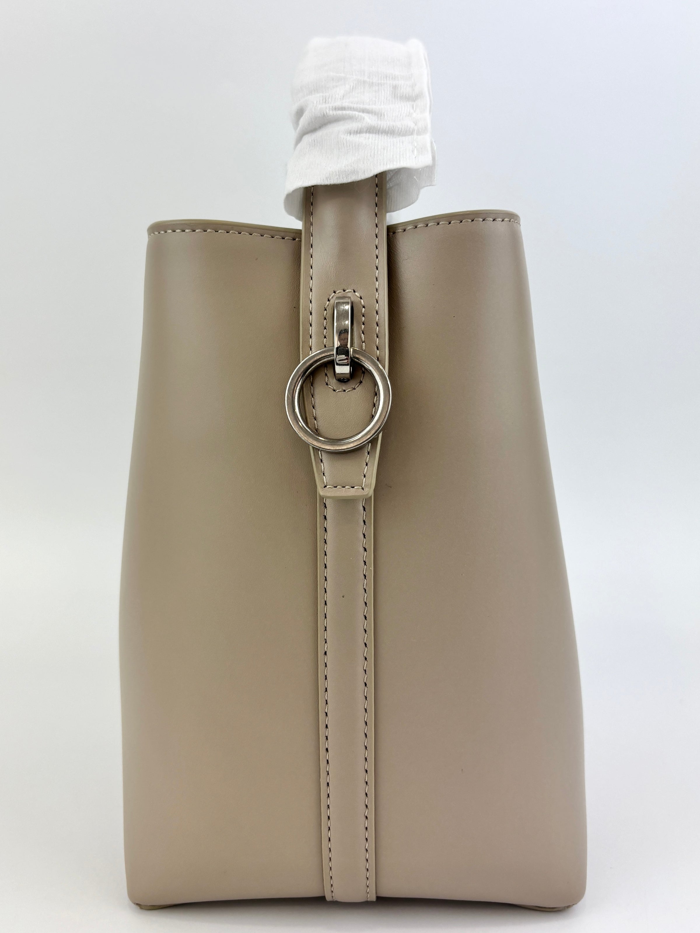 Small Le 37 Bucket Bag in Seasalt