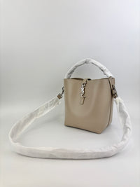 Small Le 37 Bucket Bag in Seasalt