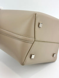 Small Le 37 Bucket Bag in Seasalt