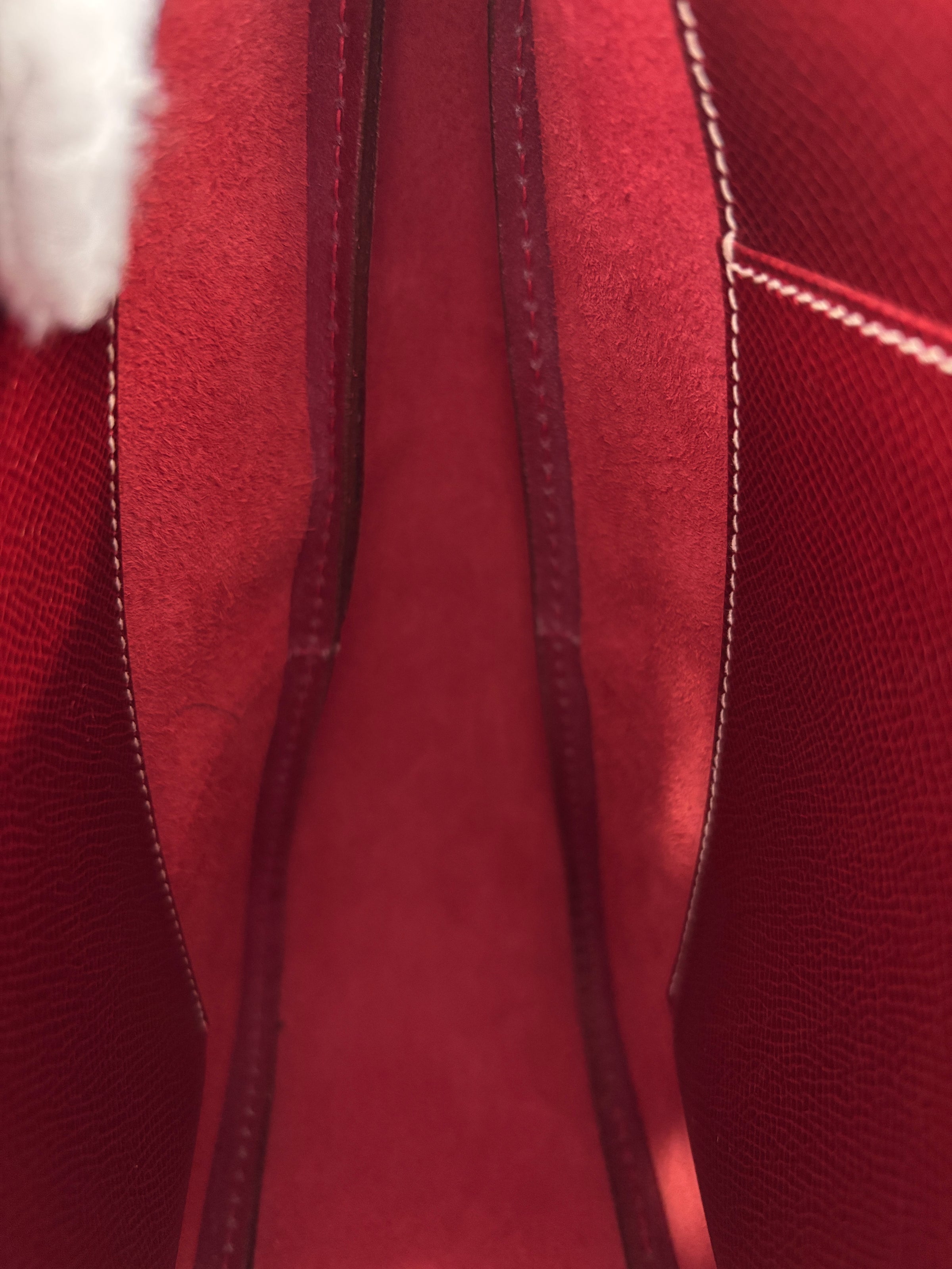 Trim 31 Shoulder Bag in Rouge H