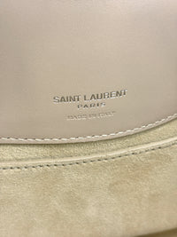 Small Le 37 Bucket Bag in Seasalt