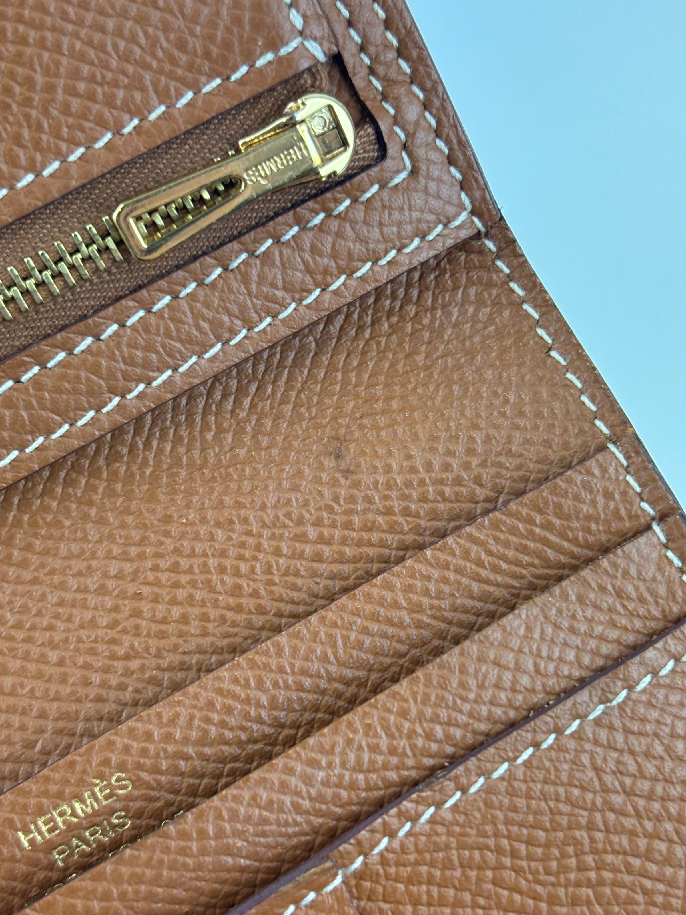 Bearn Compact Wallet in Gold