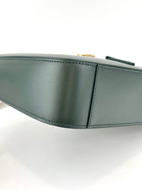 Le 5 À 7 Leather Shoulder Bag in Vert Fonce