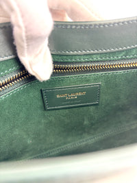 Le 5 À 7 Leather Shoulder Bag in Vert Fonce