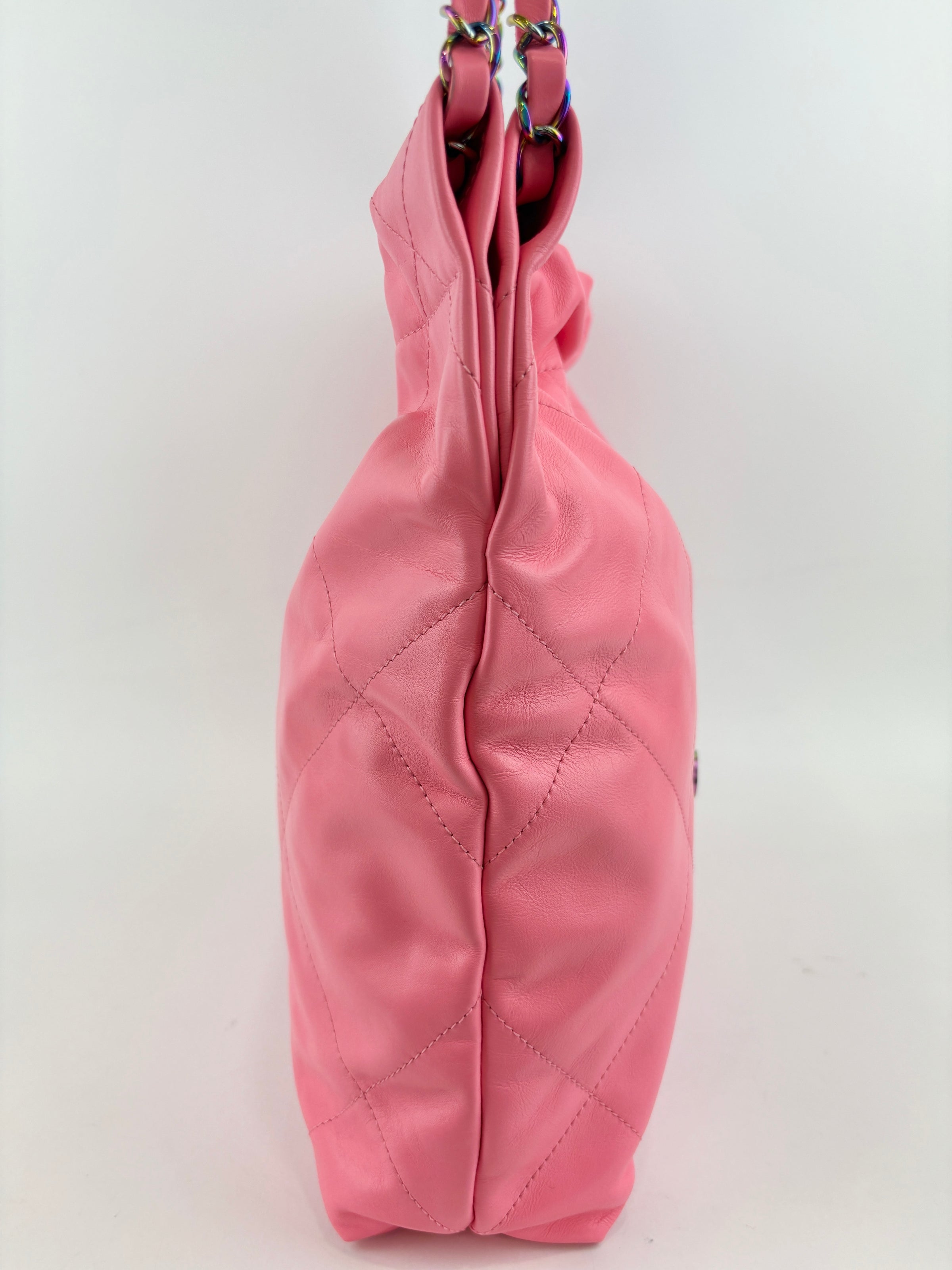 AS3260 22 Drawstring Rainbow Hardware Shiny Calfskin Quilted Pink