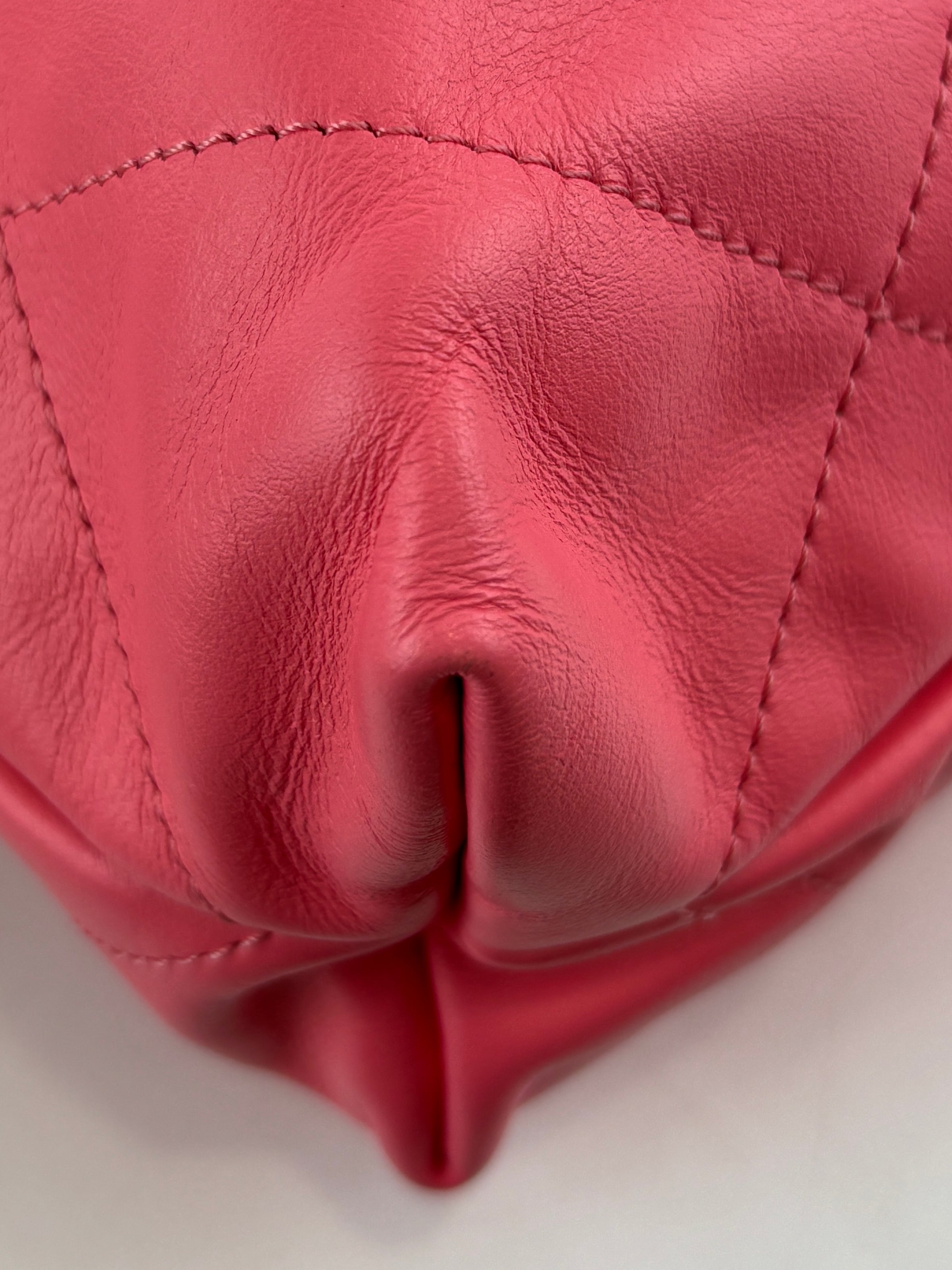 AS3260 22 Drawstring Rainbow Hardware Shiny Calfskin Quilted Pink