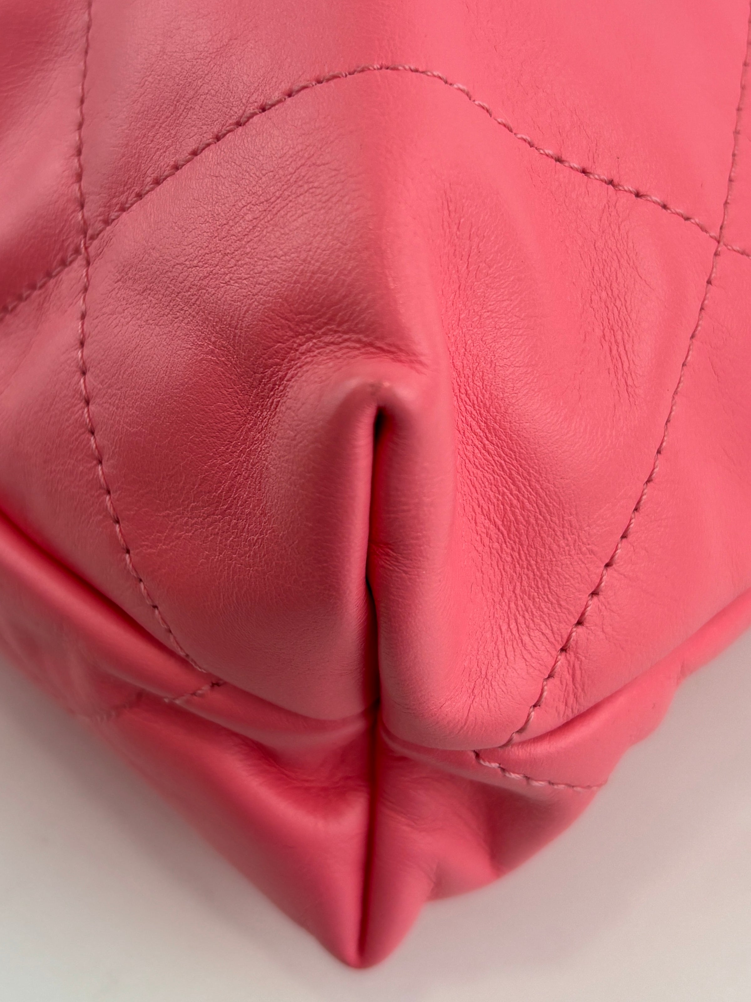AS3260 22 Drawstring Rainbow Hardware Shiny Calfskin Quilted Pink