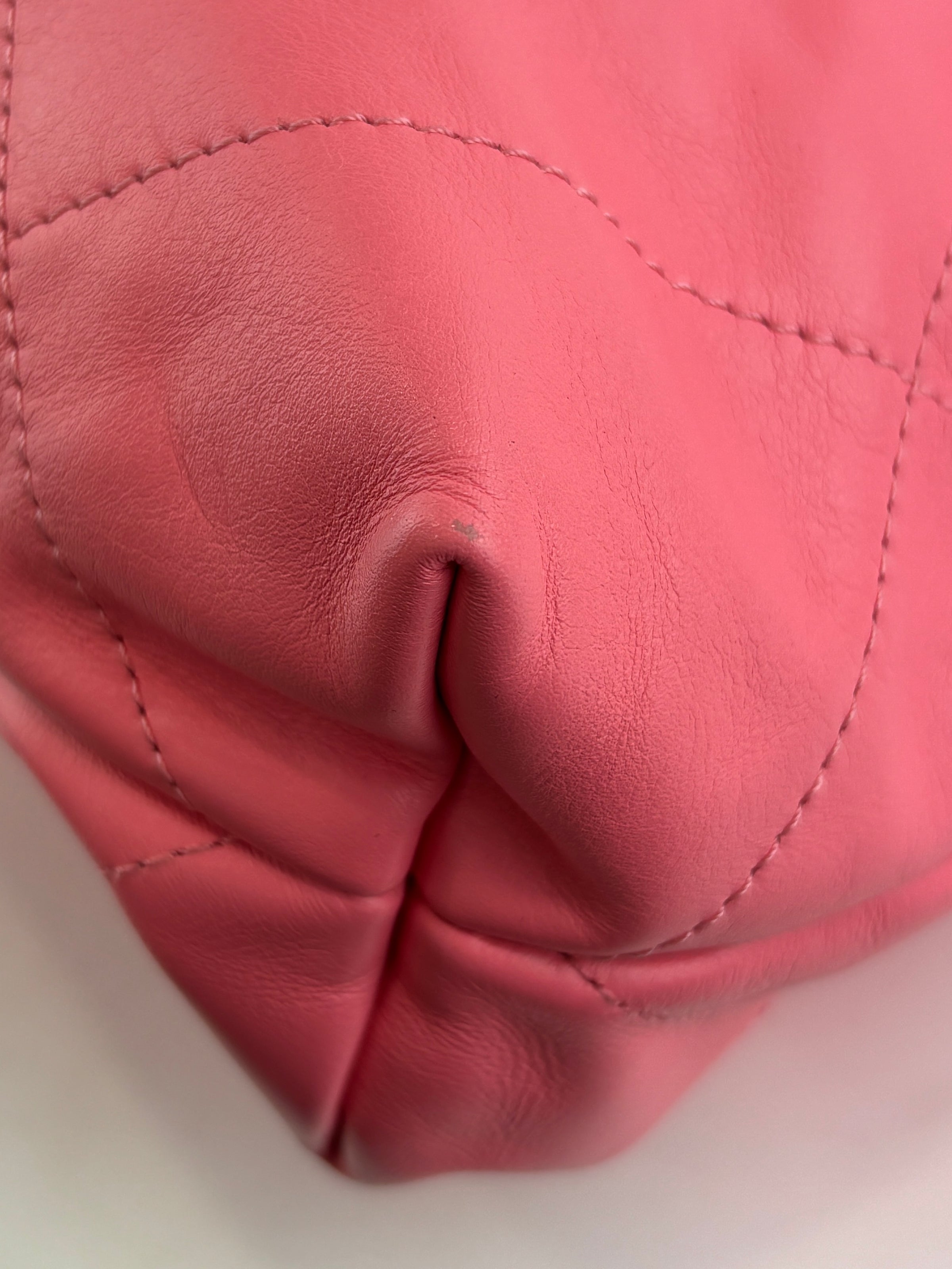 AS3260 22 Drawstring Rainbow Hardware Shiny Calfskin Quilted Pink