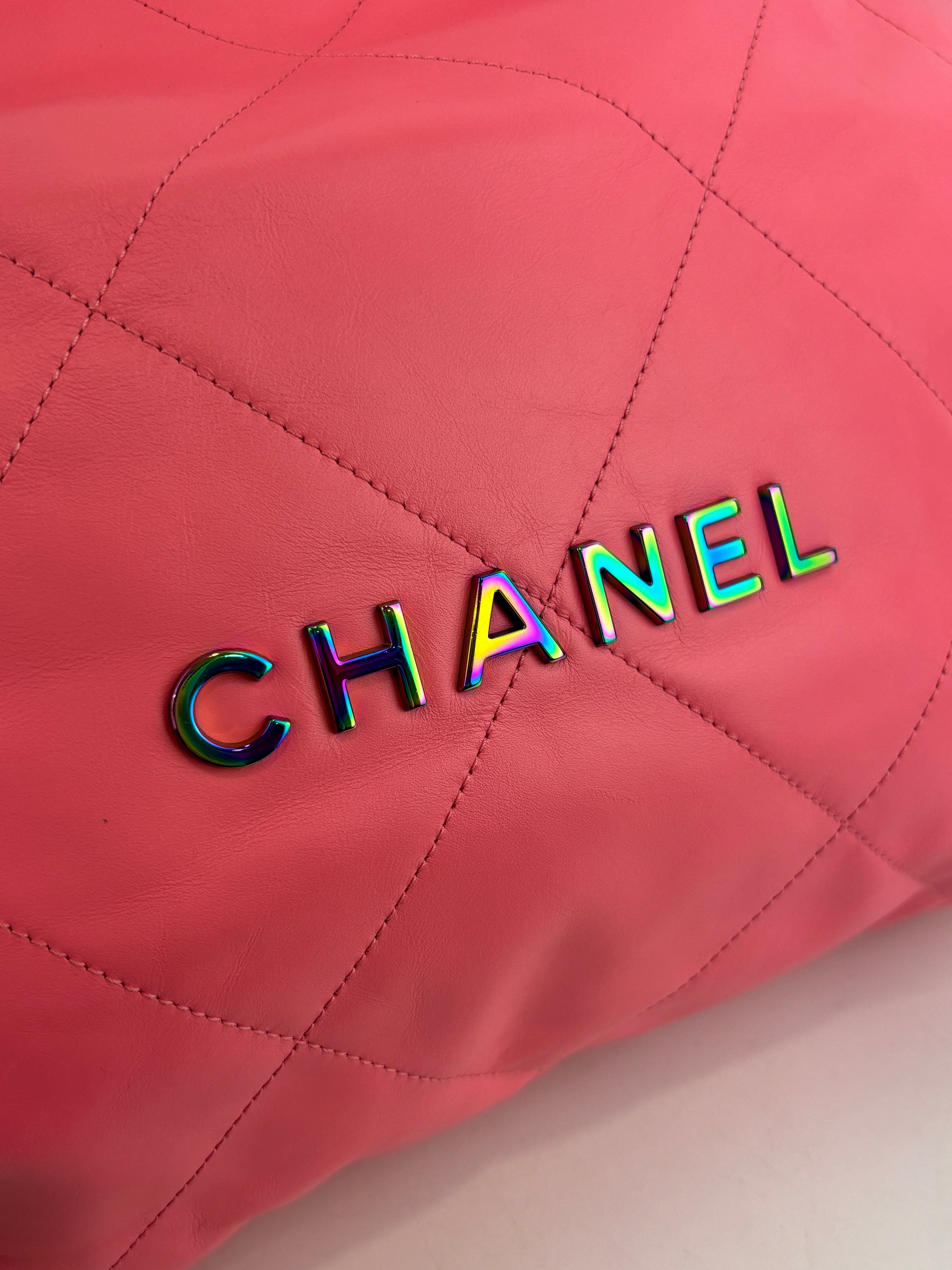 AS3260 22 Drawstring Rainbow Hardware Shiny Calfskin Quilted Pink