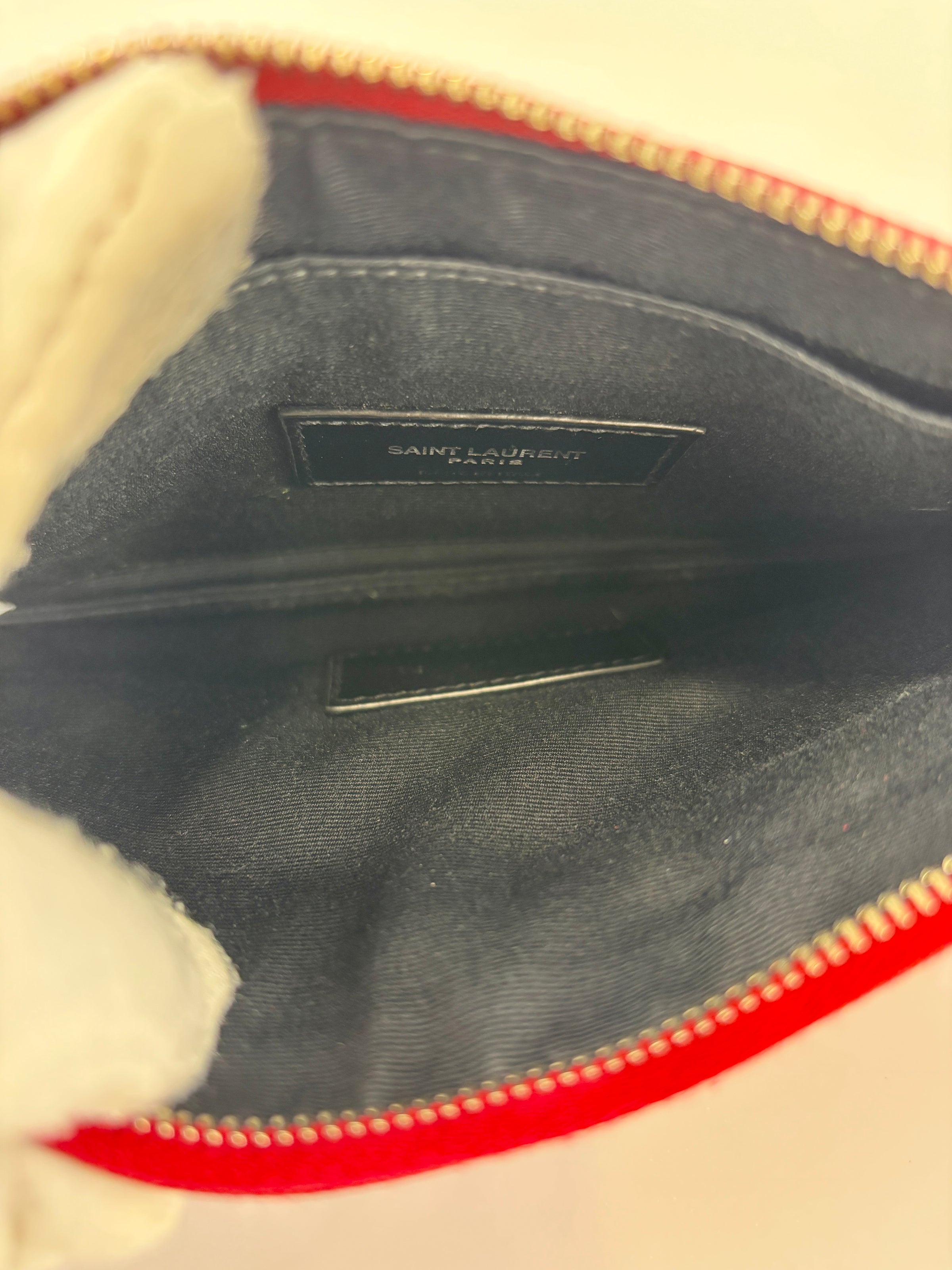 03880 Red Bill Pouch