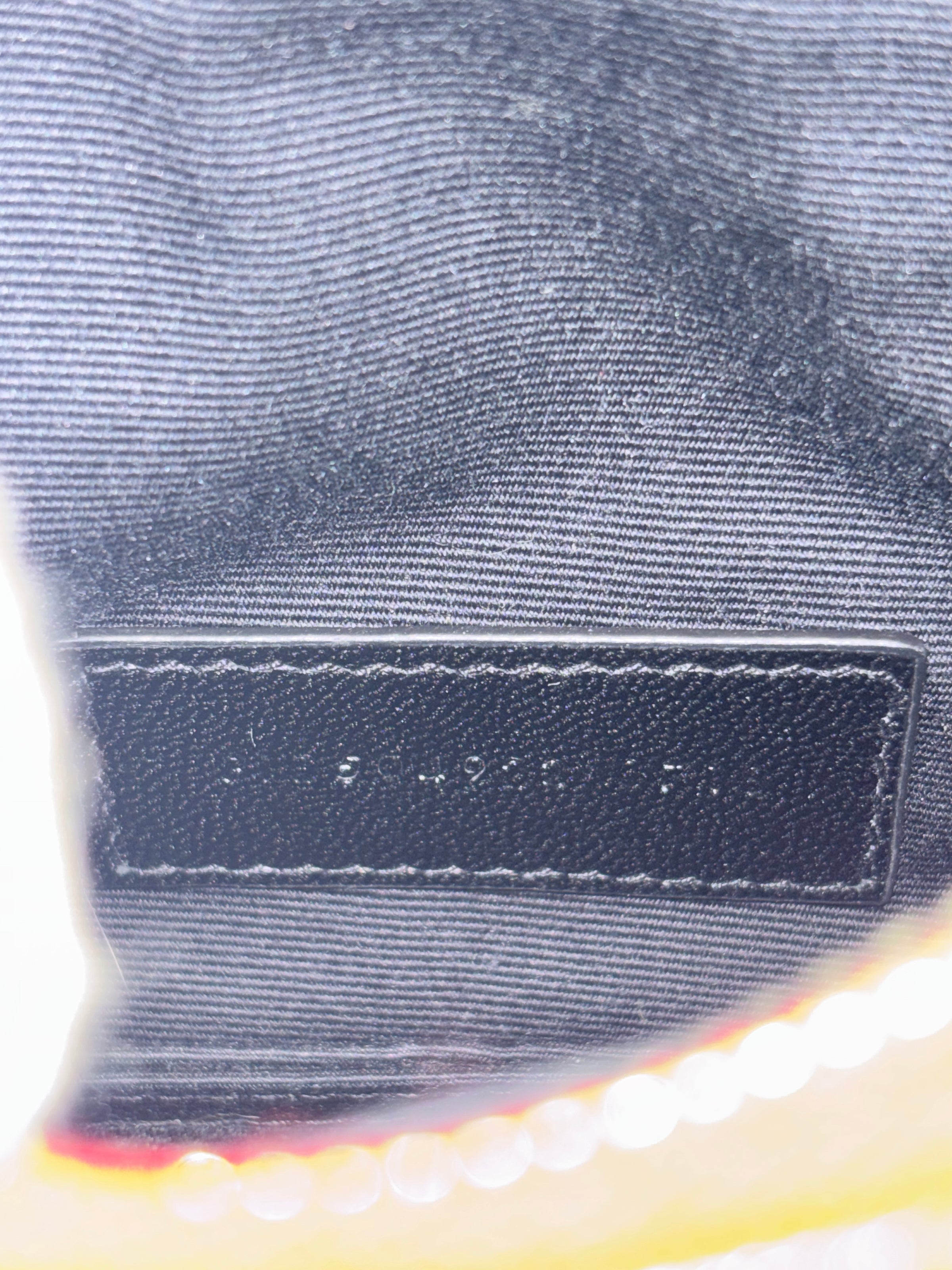 03880 Red Bill Pouch