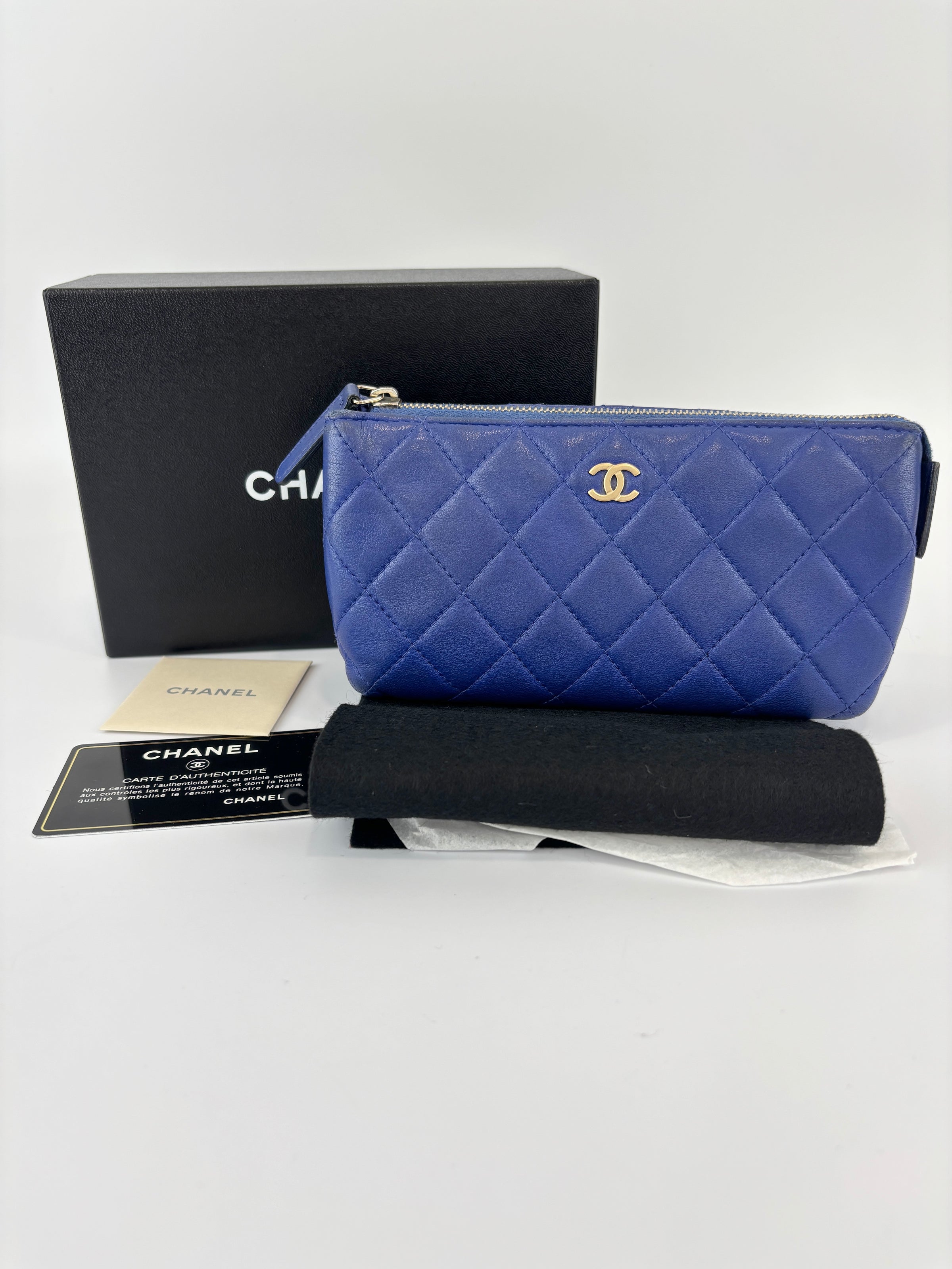 A69259Y Bleu Fonce Pouch