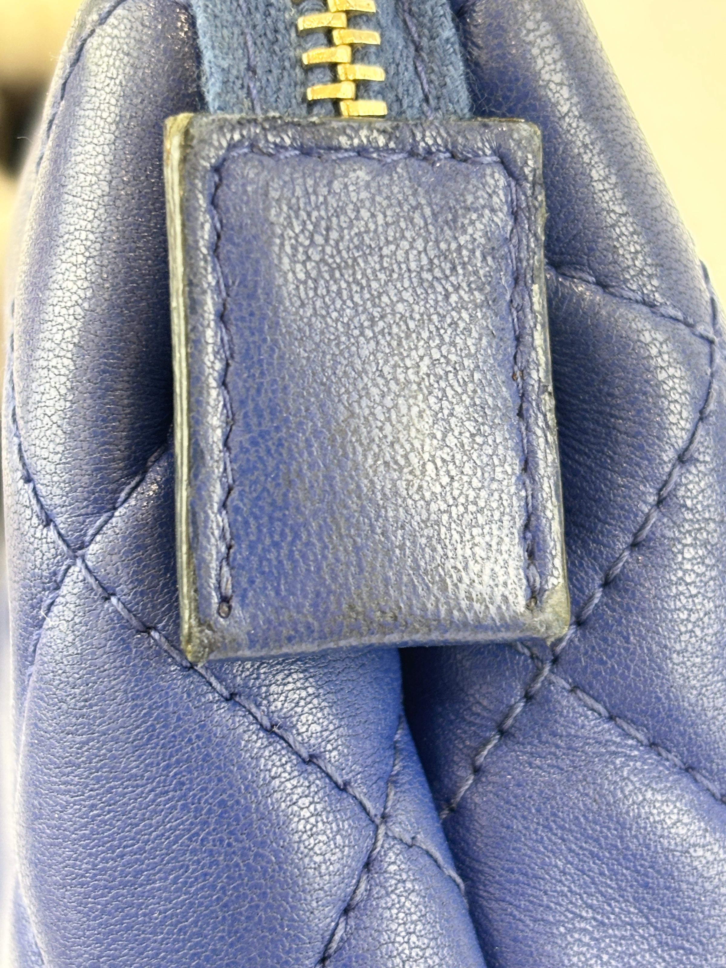 A69259Y Bleu Fonce Pouch
