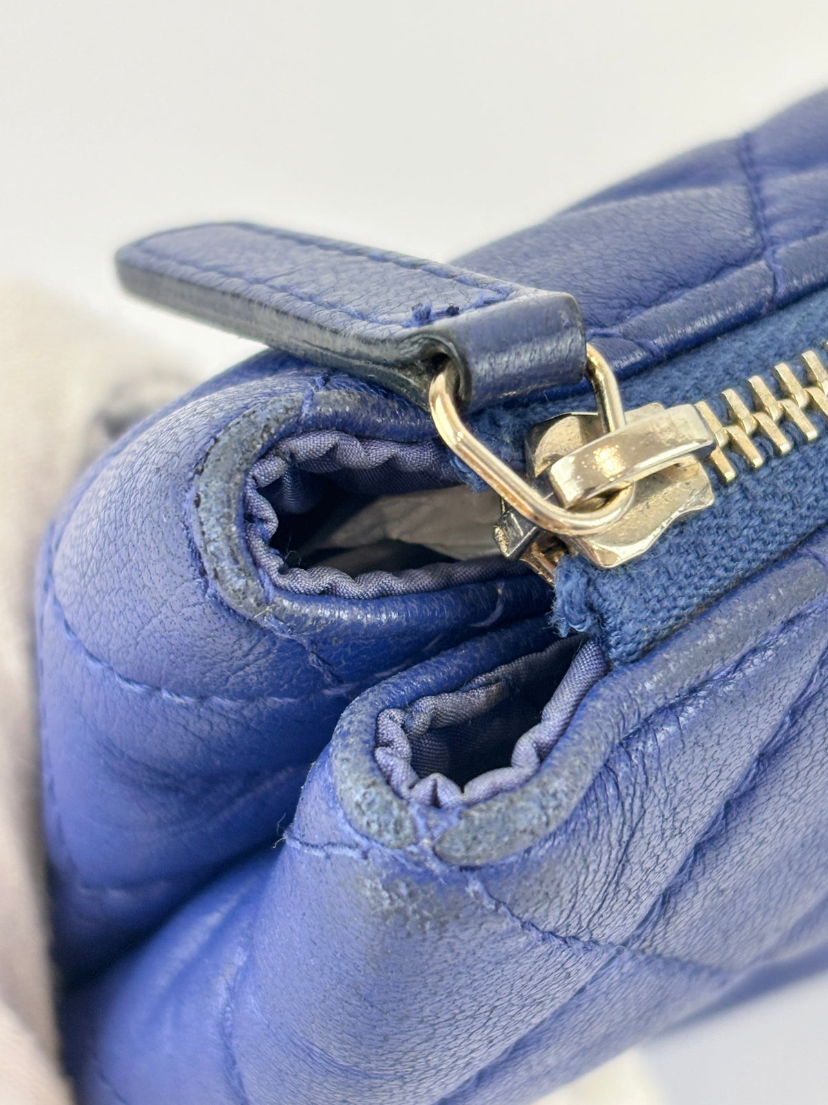 A69259Y Bleu Fonce Pouch