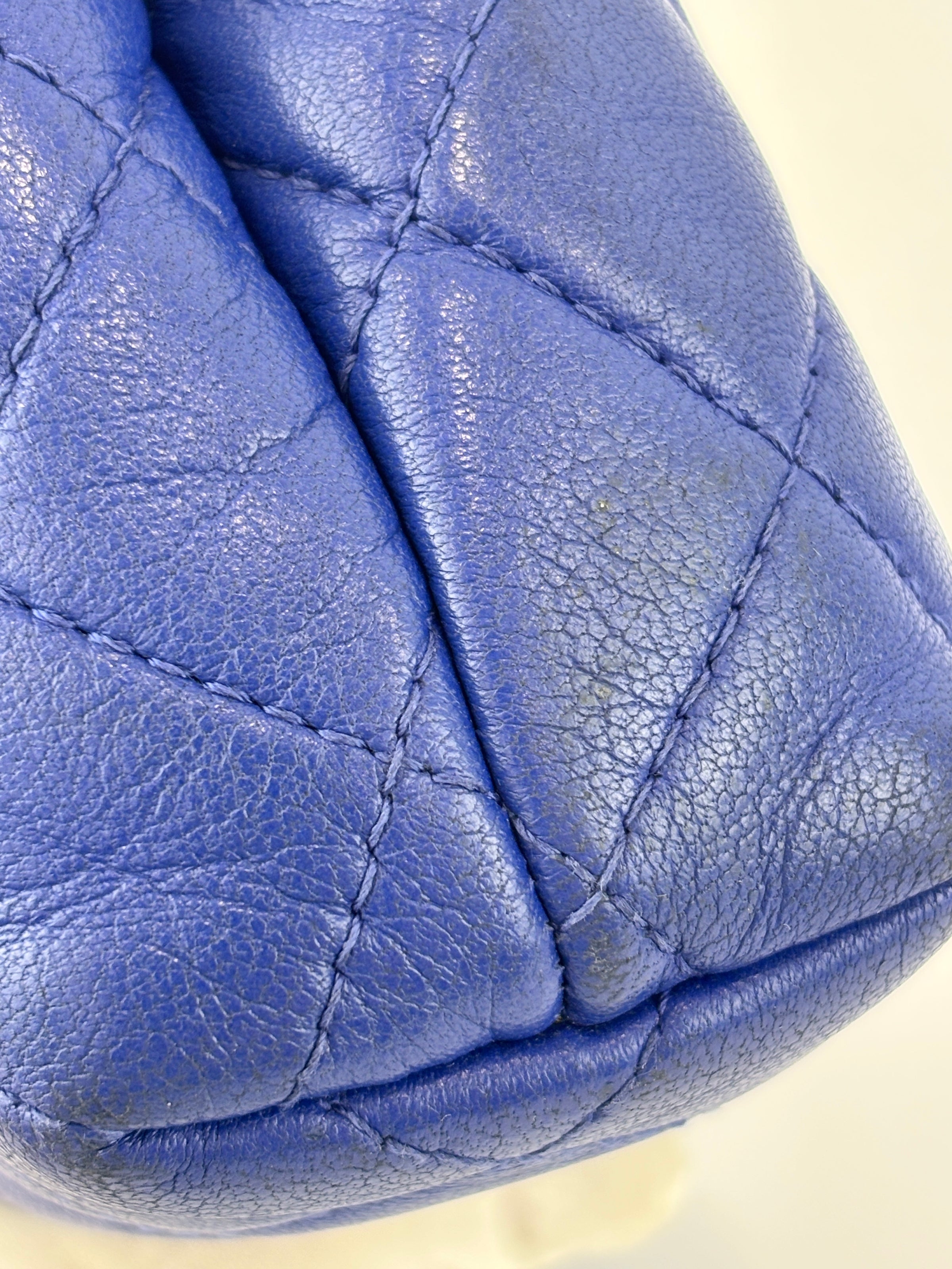 A69259Y Bleu Fonce Pouch