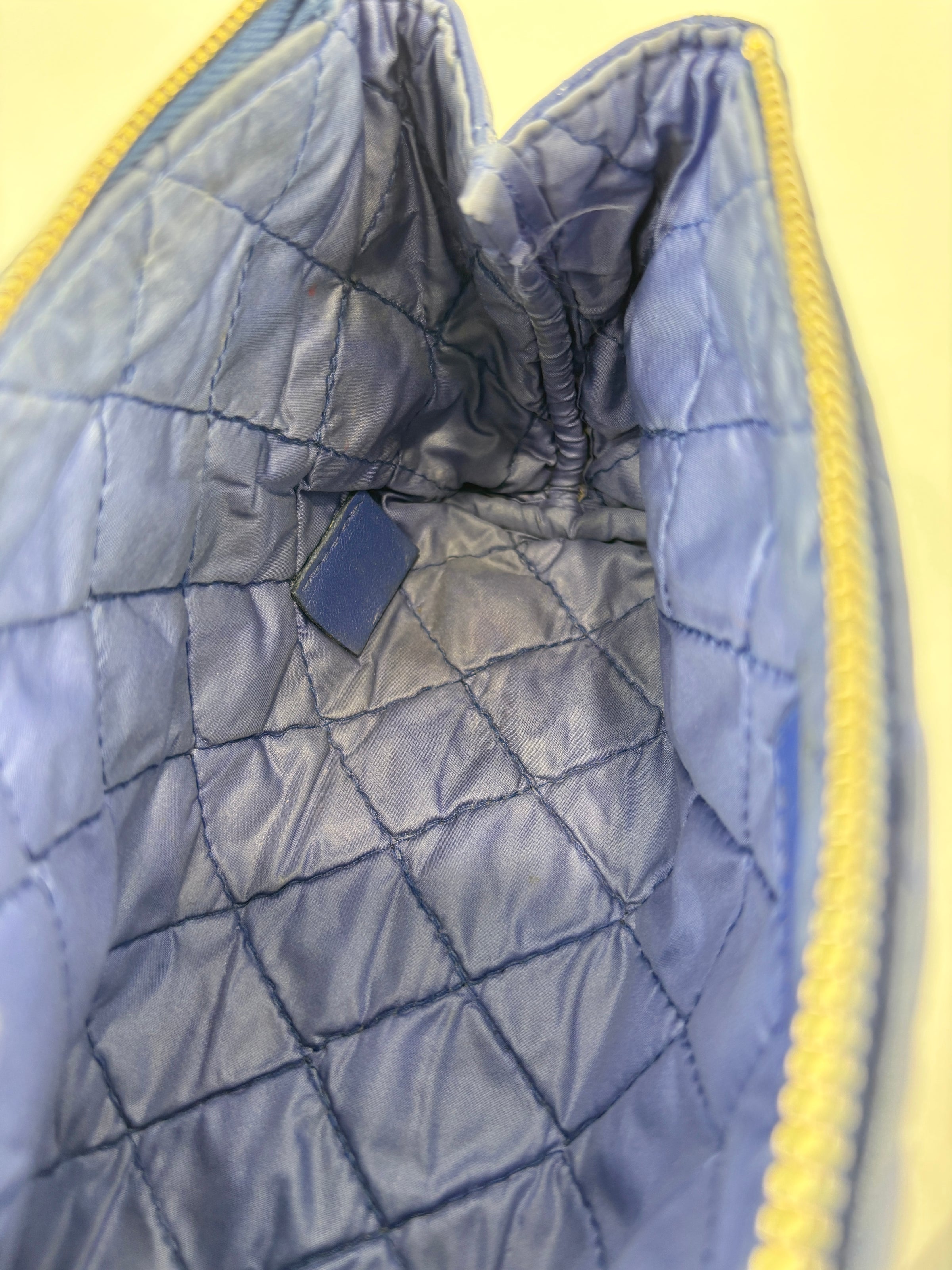 A69259Y Bleu Fonce Pouch