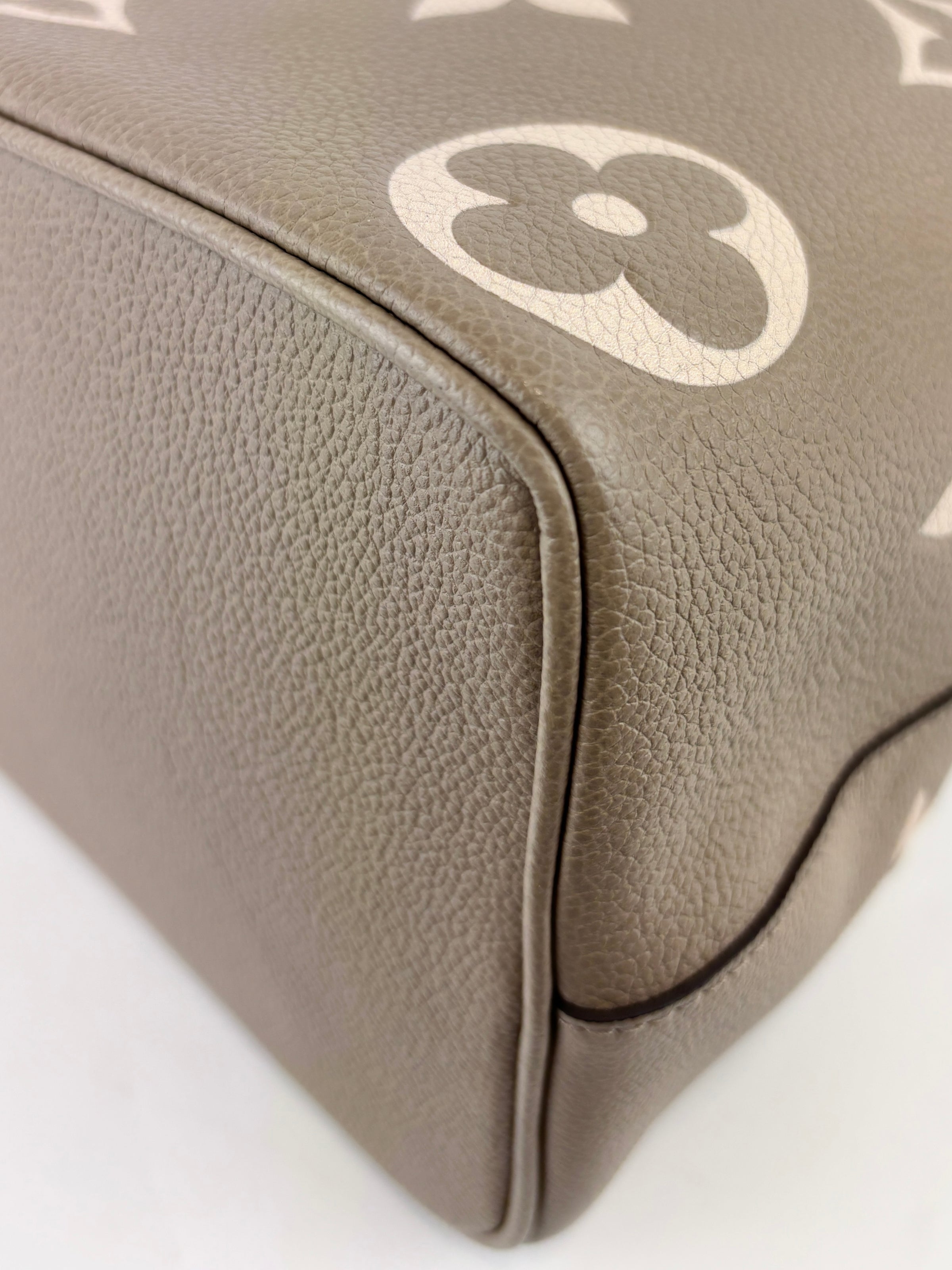 NeoNoe MM Bicolor Monogram Empreinte Leather in Tourterelle / Creme (RFID)
