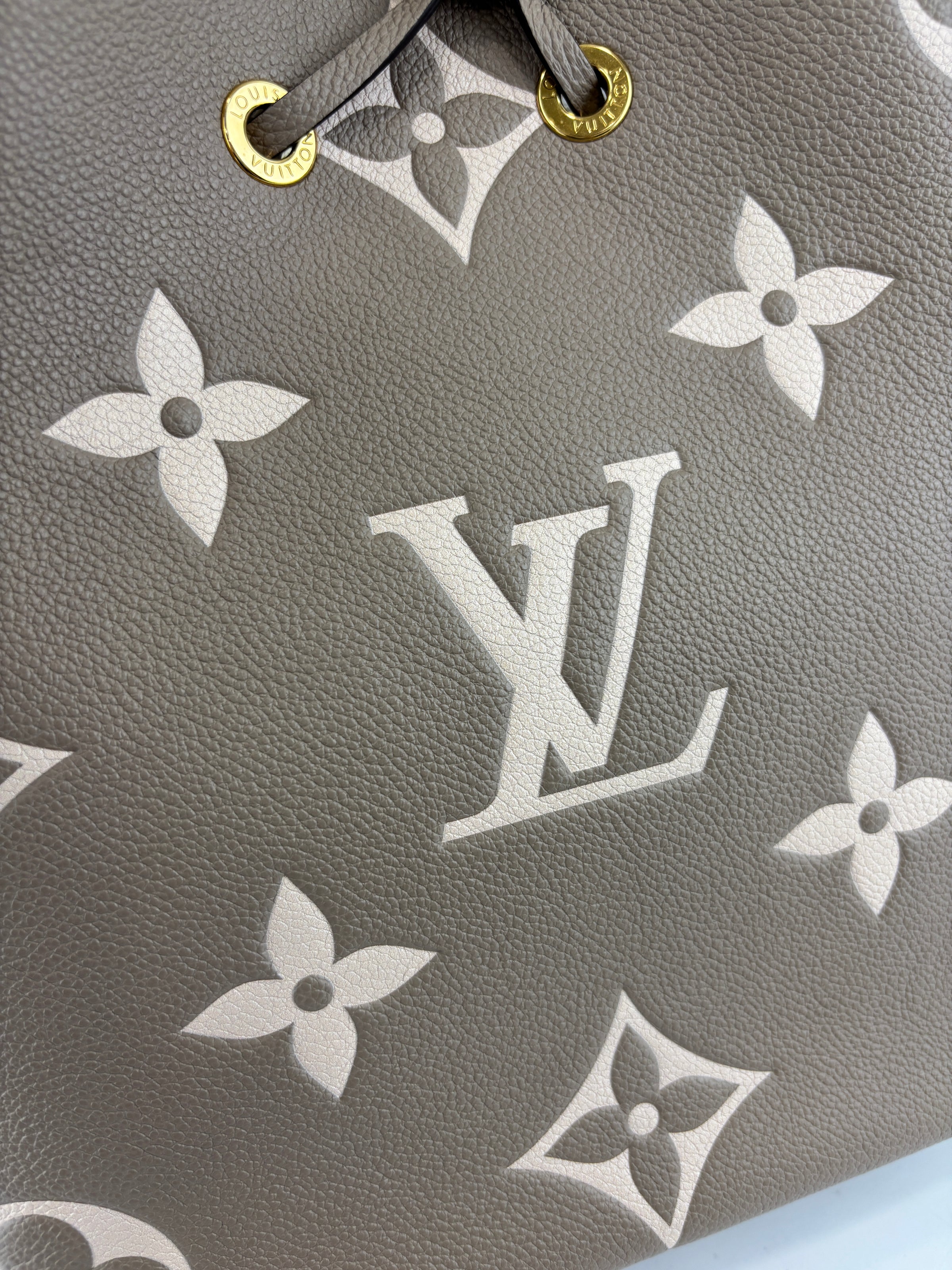 NeoNoe MM Bicolor Monogram Empreinte Leather in Tourterelle / Creme (RFID)