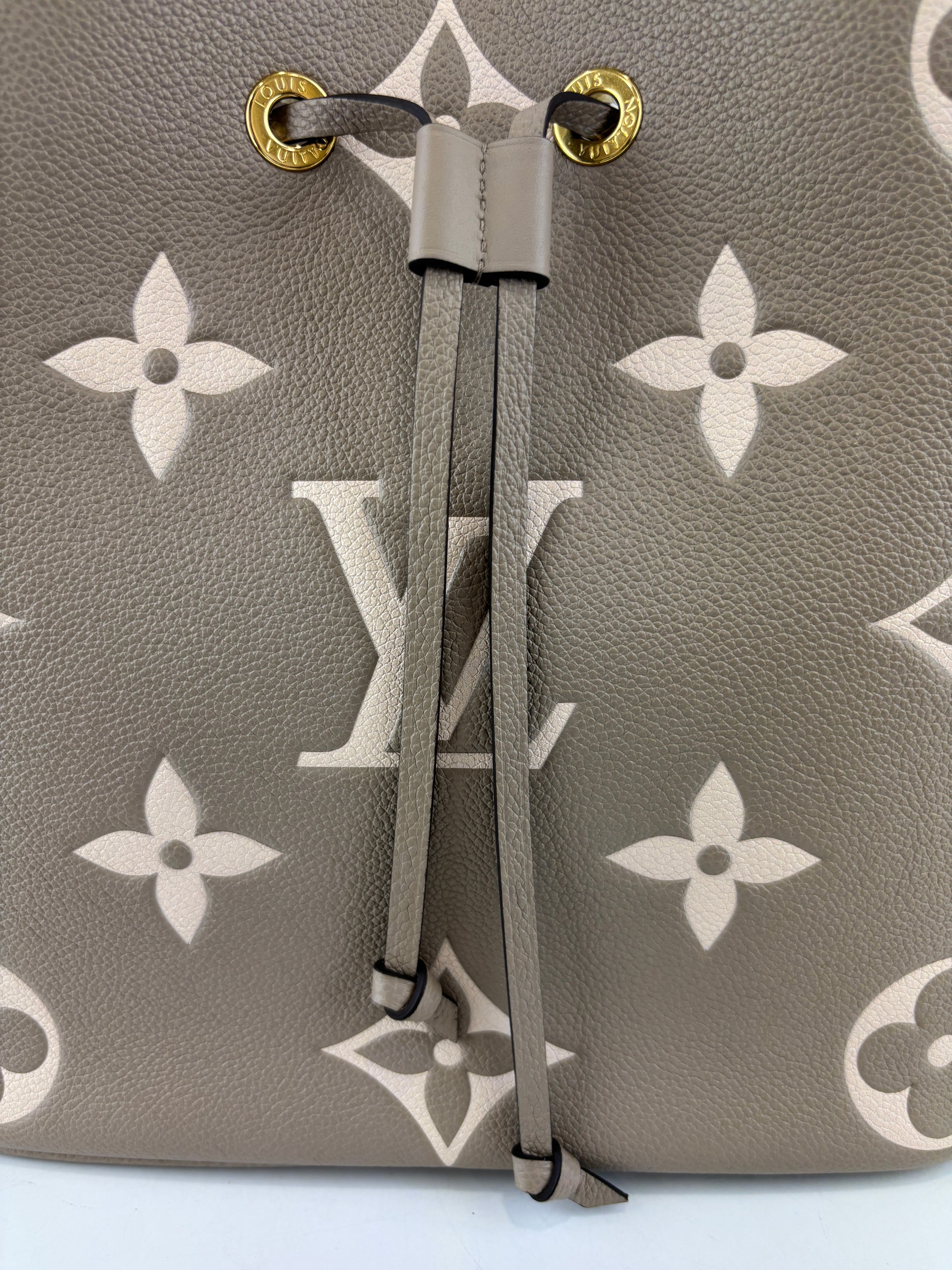 NeoNoe MM Bicolor Monogram Empreinte Leather in Tourterelle / Creme (RFID)