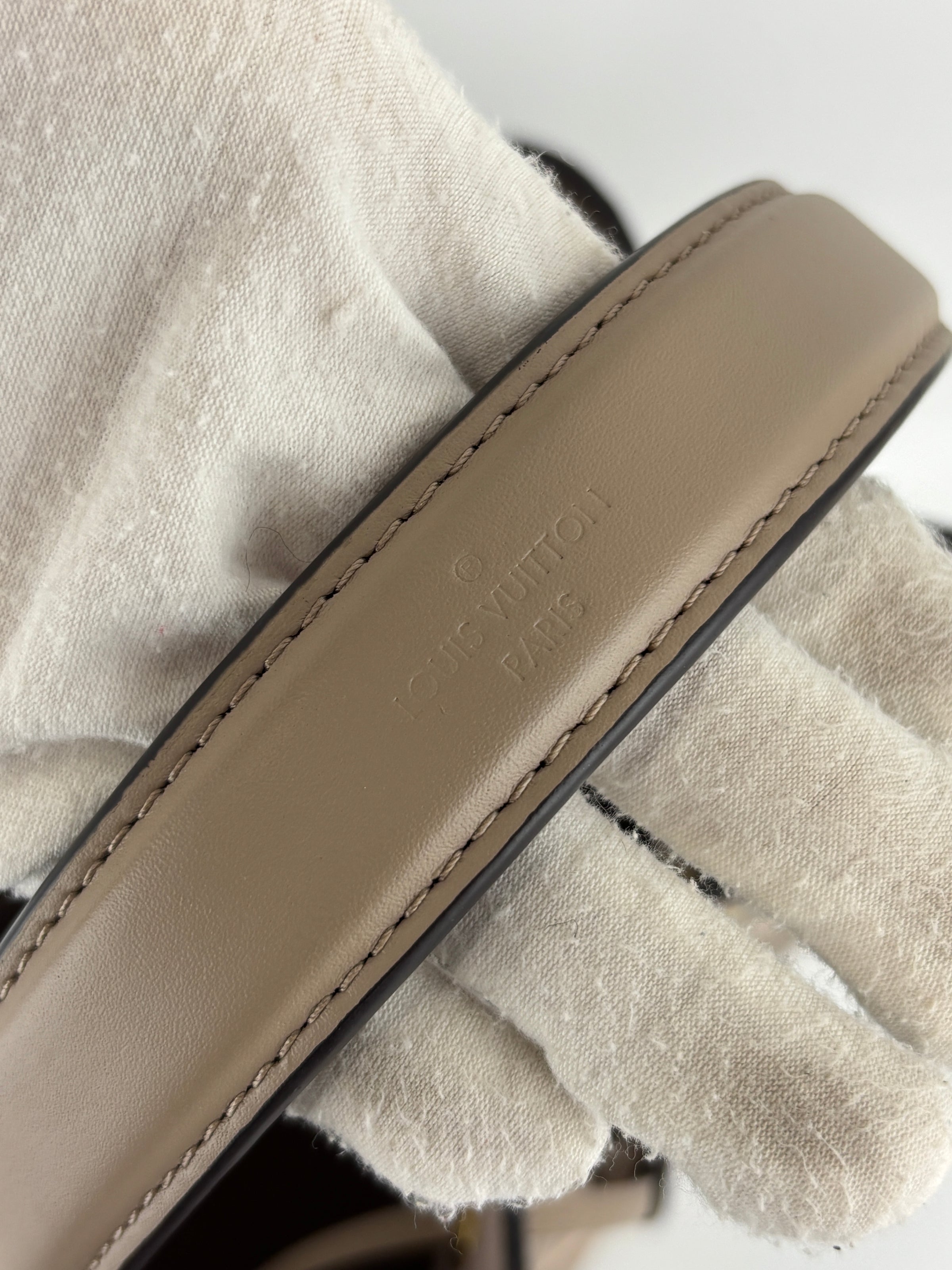 NeoNoe MM Bicolor Monogram Empreinte Leather in Tourterelle / Creme (RFID)