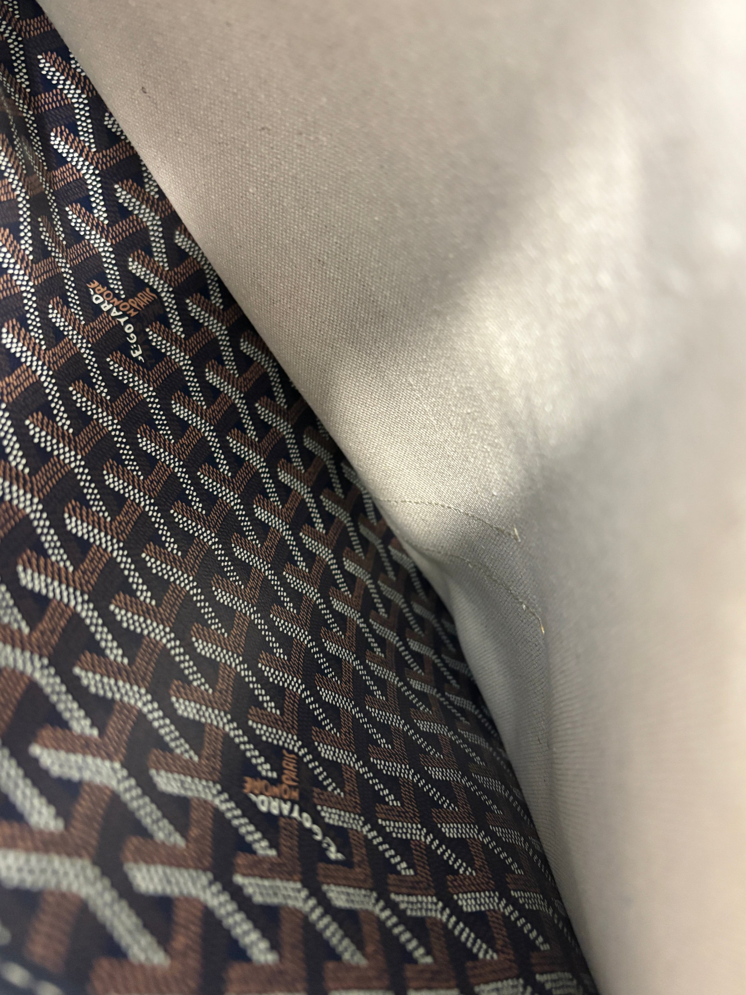 Bourgogne MM Bleu Marine Tote