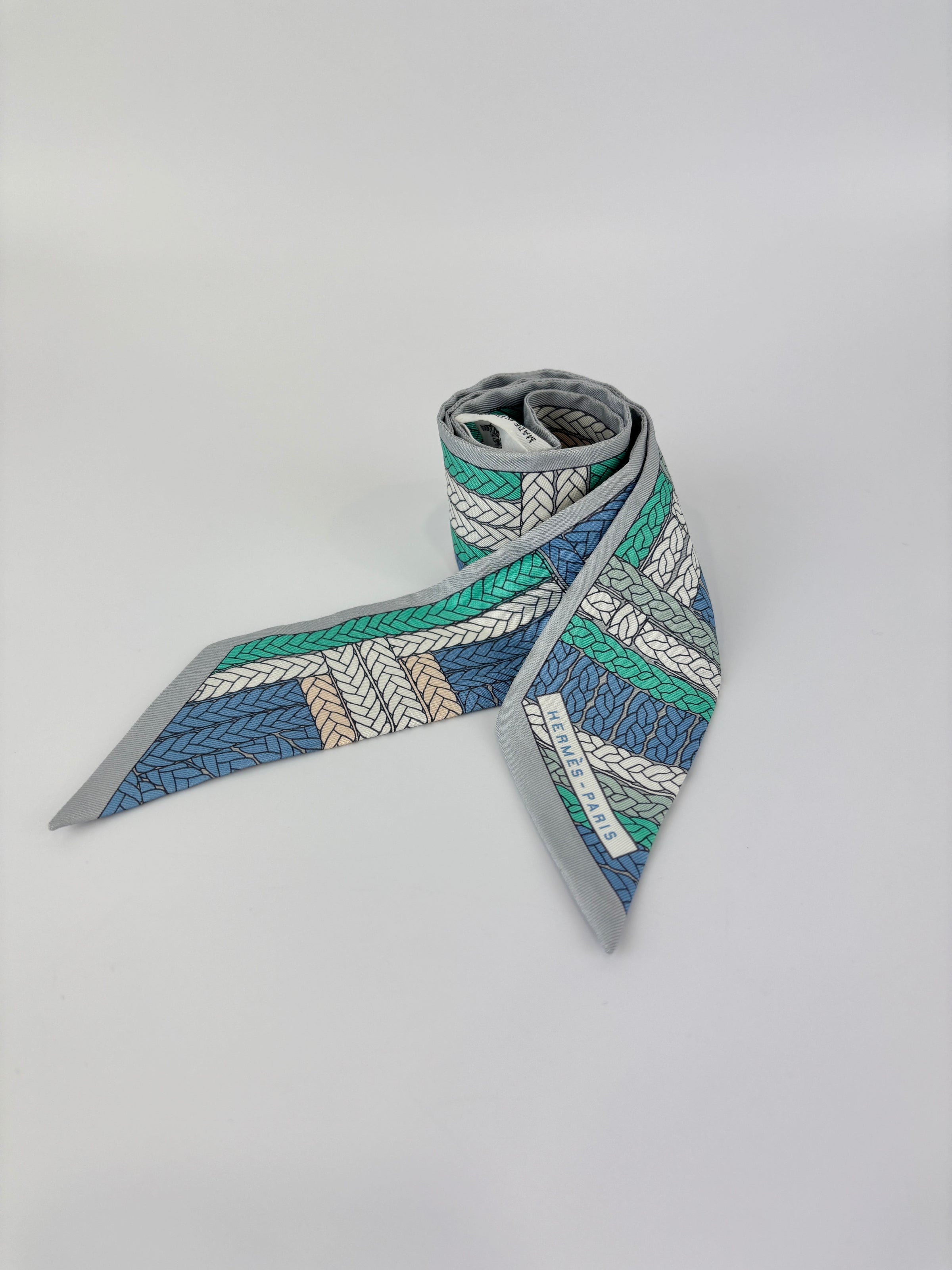 Tresses H Silk Twilly in Bleu Jean/ Gris Perle/ Vert