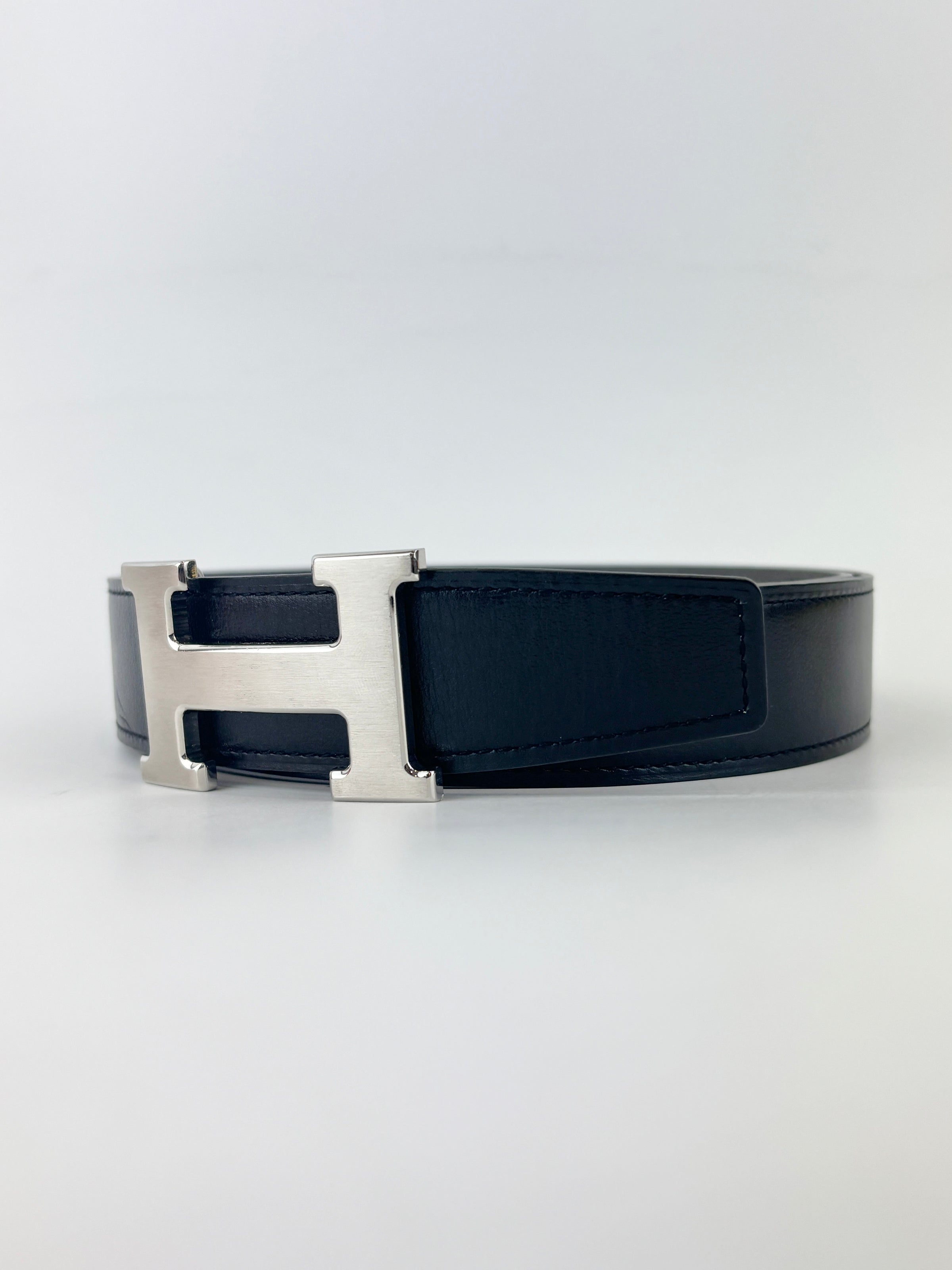 32mm H Brushed Palladium Belt Buckle & Etain Togo / Black Box 135 Reversible Leather Strap Size 90