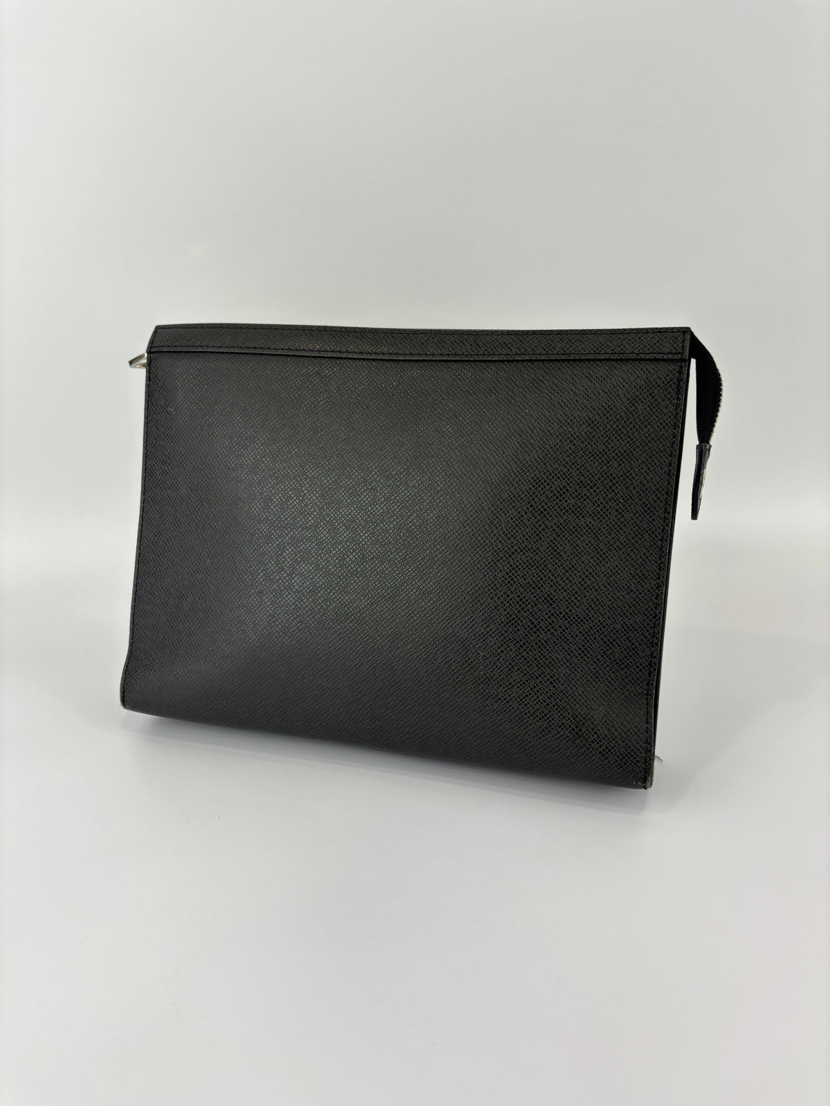 Pochette Voyage Clutch in Taiga Leather