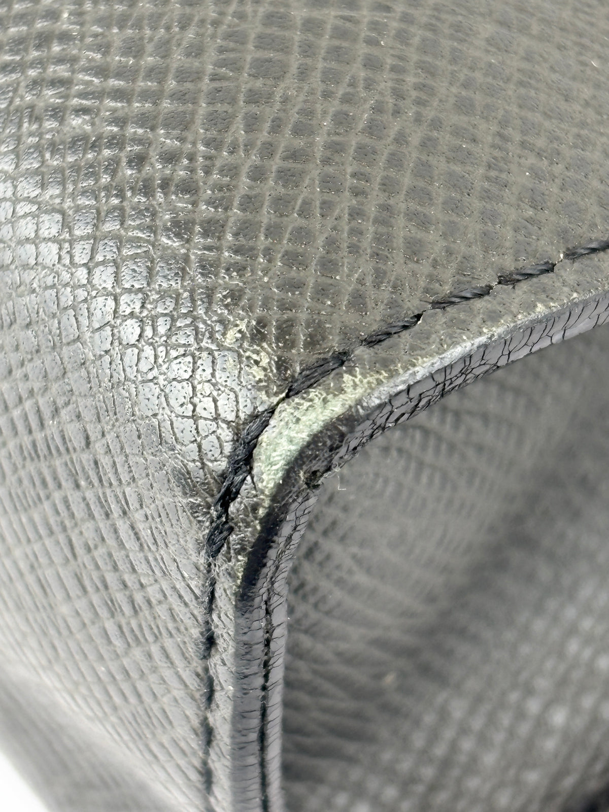 Pochette Voyage Clutch in Taiga Leather