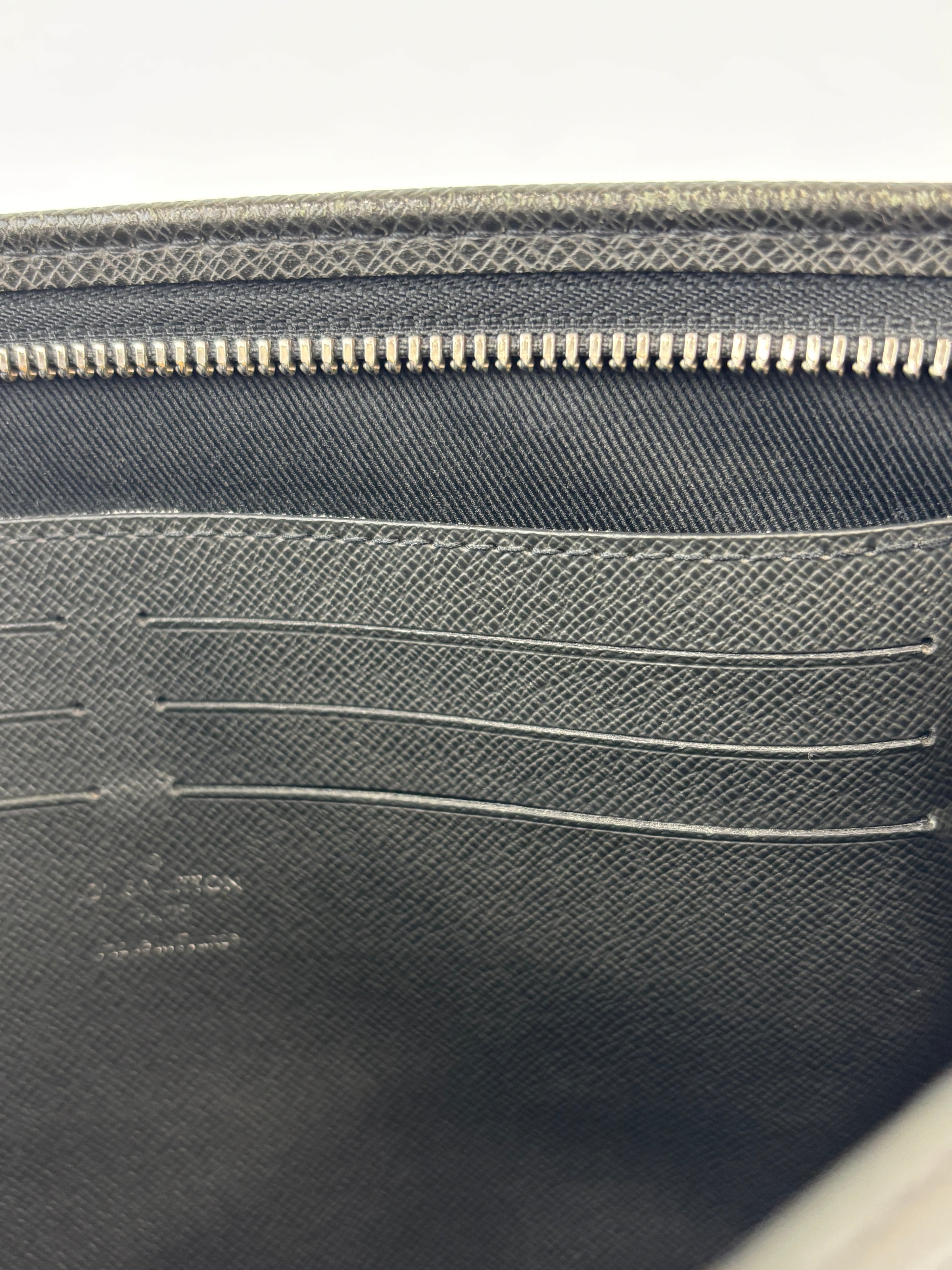 Pochette Voyage Clutch in Taiga Leather