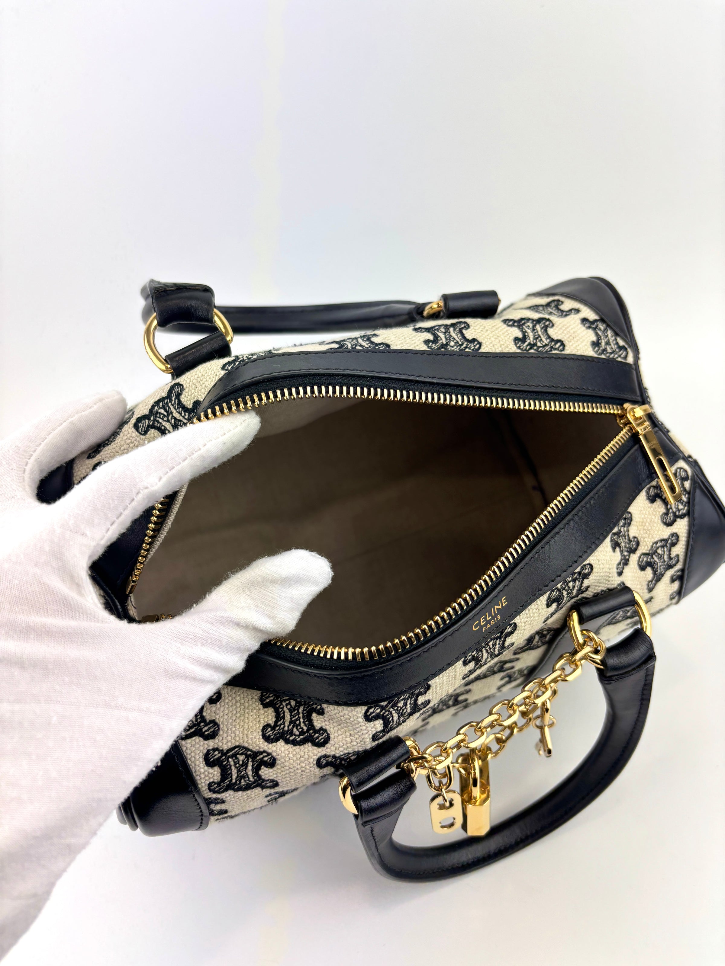 小型波士顿TEEN TRIOMPHE刺绣包