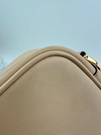 Vitello Century Opaco F is Fendi Beige Camera Case Bag