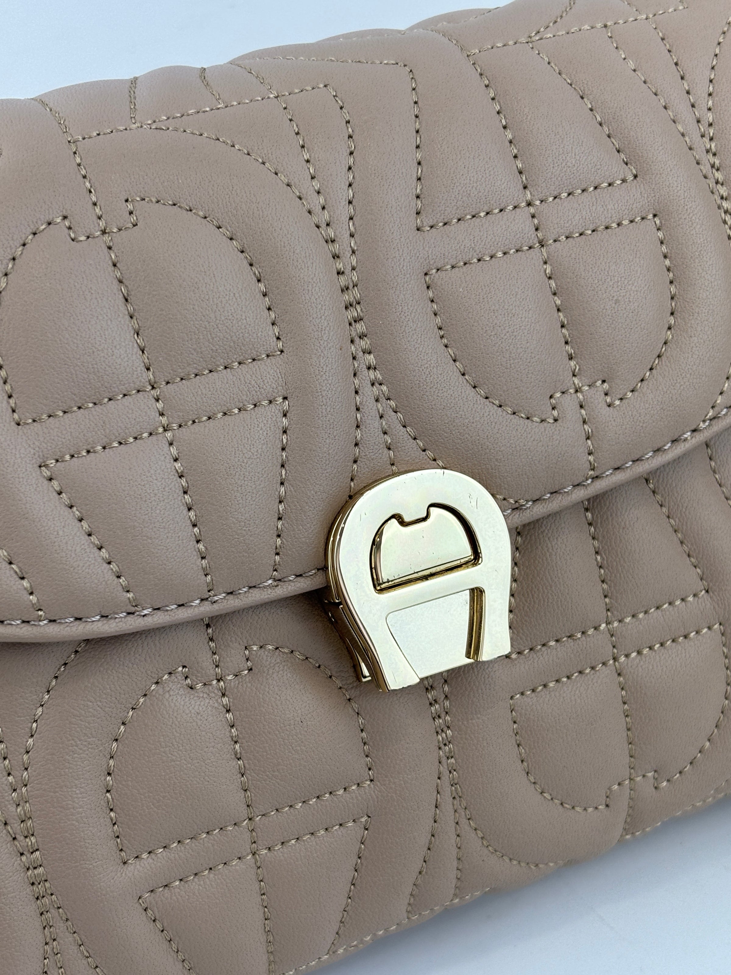 Genoveva Evening Bag in Taupe