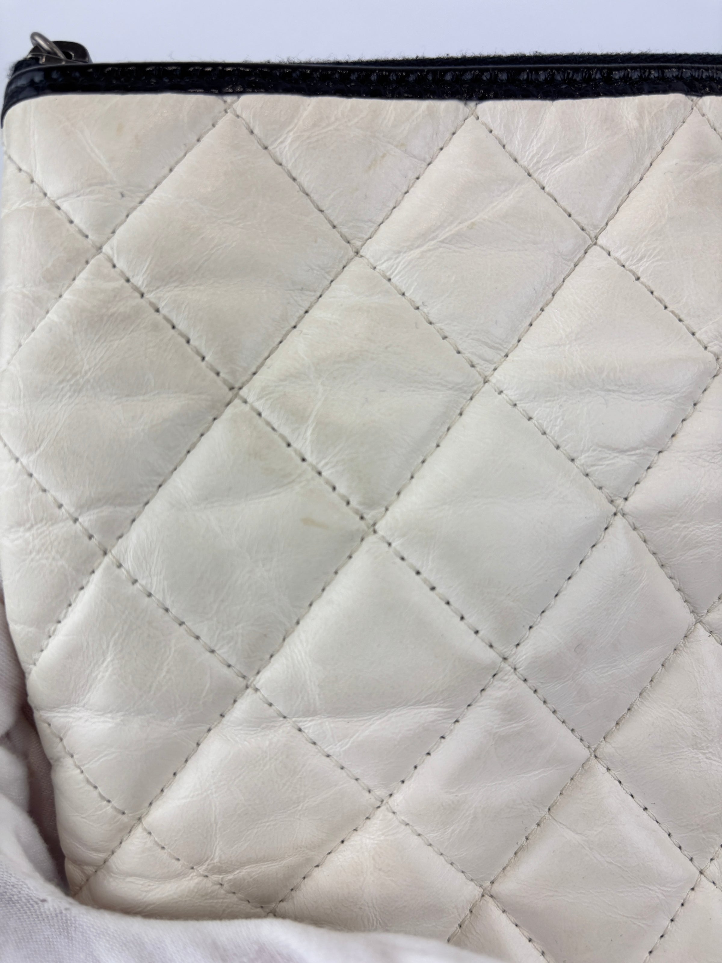 Gabrielle Large O Case Clutch in Black / Off White Aged Calfskin