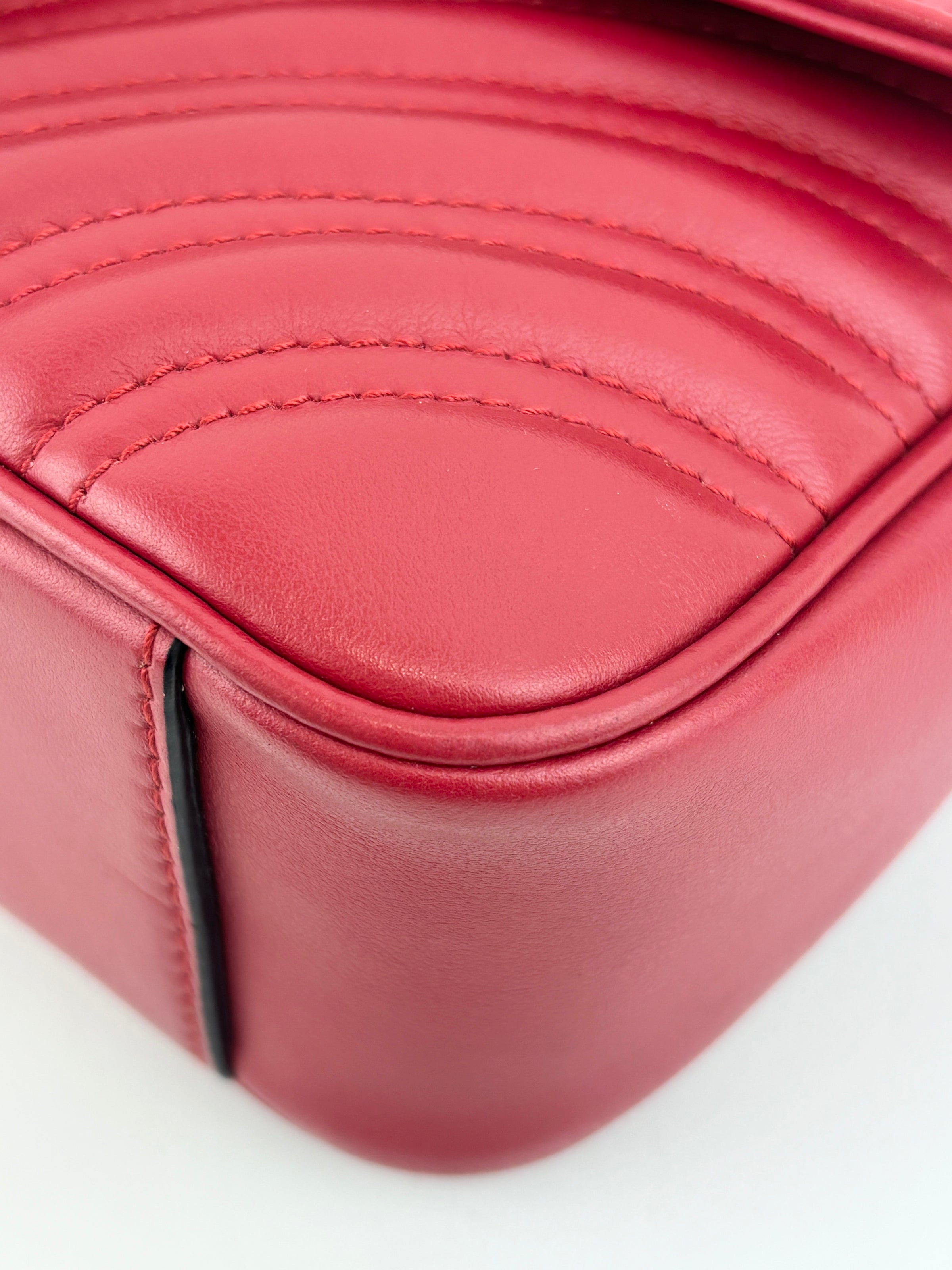 446744 GG Marmont Matelassé Small Flap Shoulder Bag Hibiscus Red Calfskin / Antique Gold Hardware