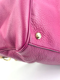 323660 紫红色皮革中号竹节手提包