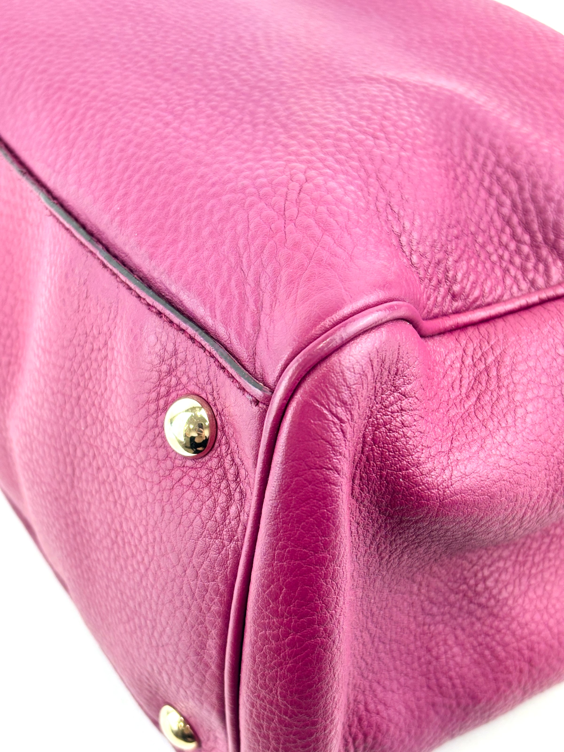 323660 紫红色皮革中号竹节手提包