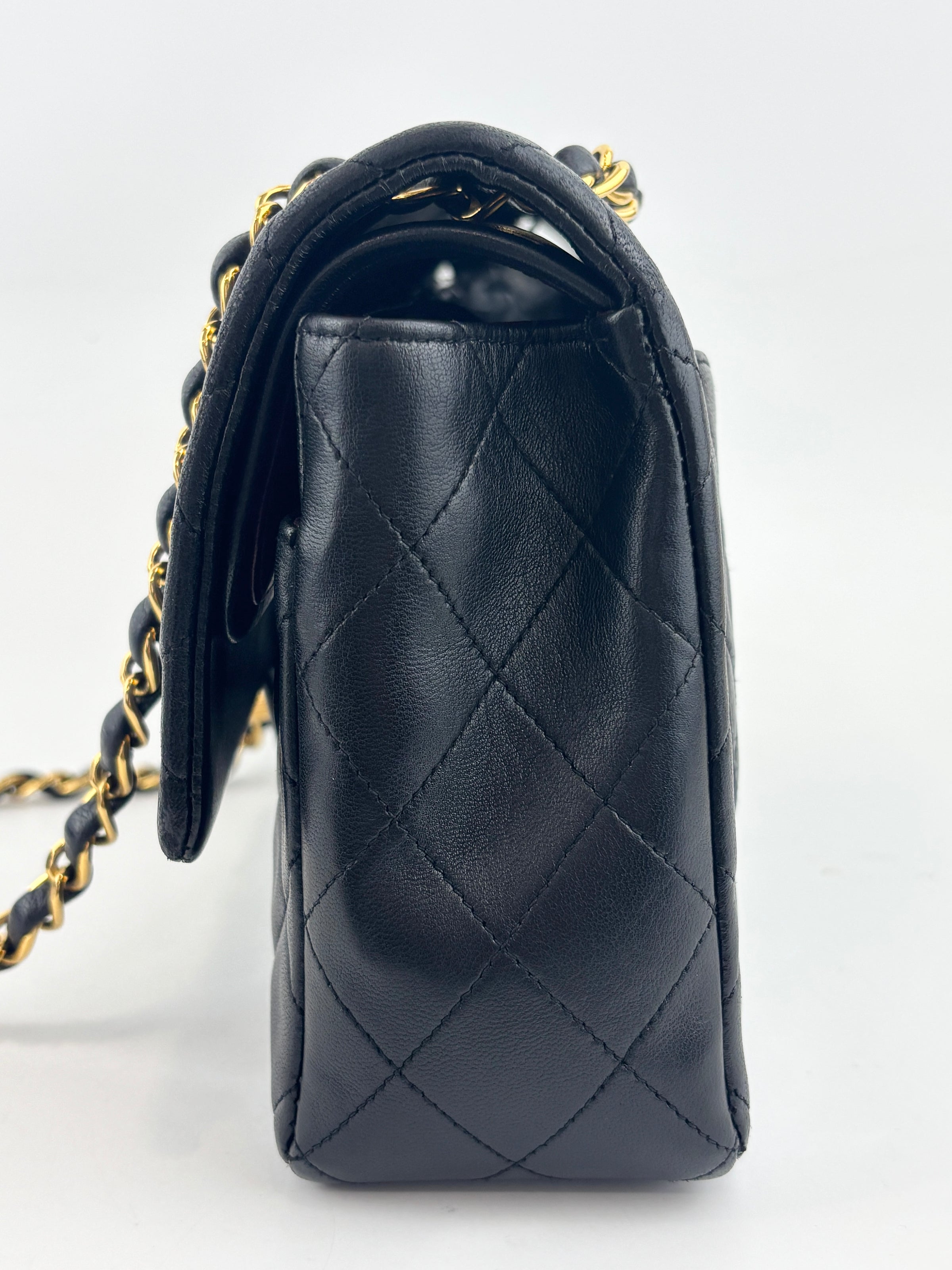 Vintage Medium Black Lambskin Classic Double Flap GHW