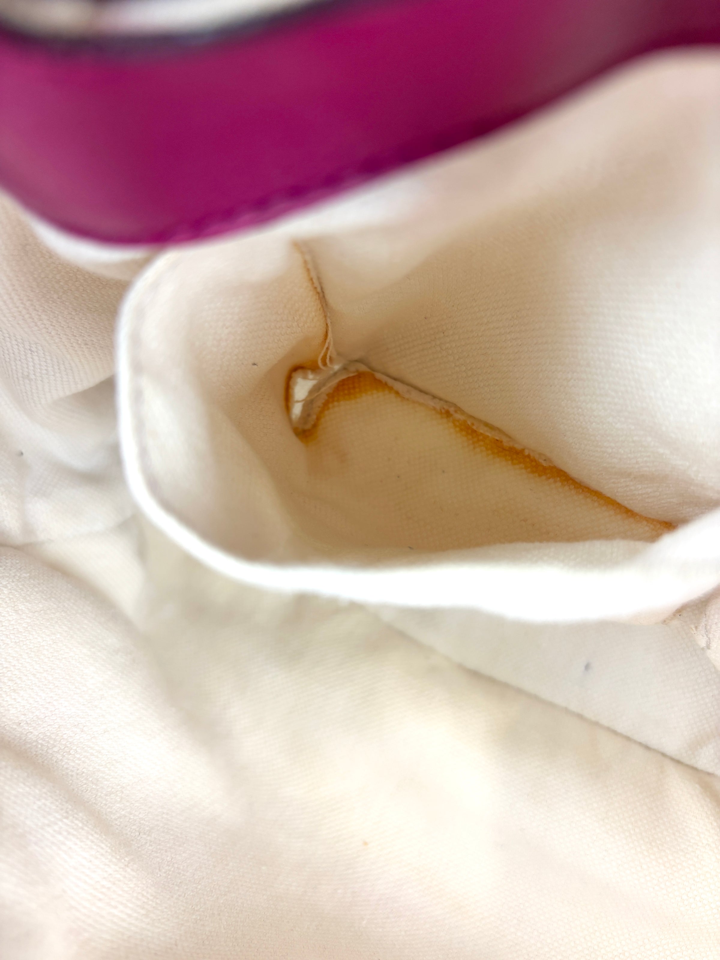 323660 紫红色皮革中号竹节手提包